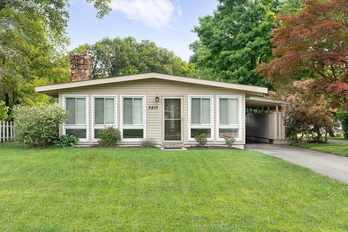 2432 Edgevale Road Columbus, OH 43221 - Photo 2 of 29