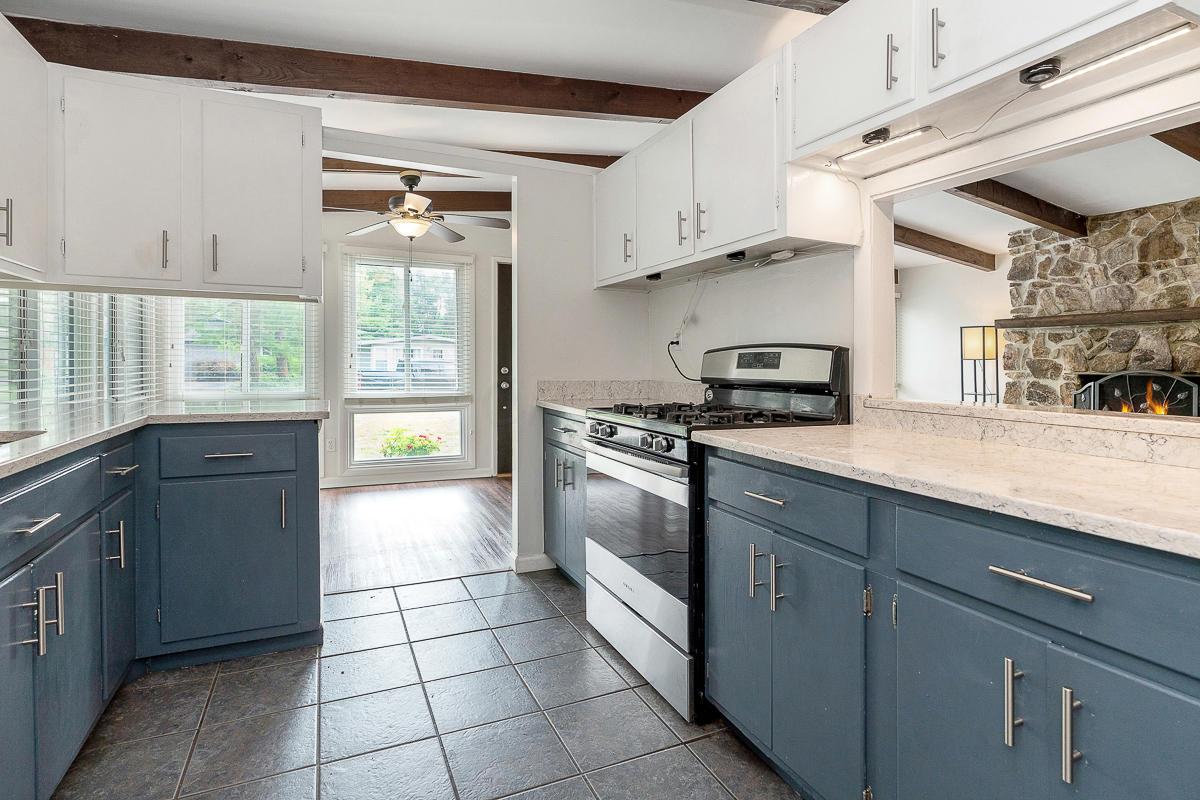 2432 Edgevale Road Columbus, OH 43221 - Photo 9 of 29