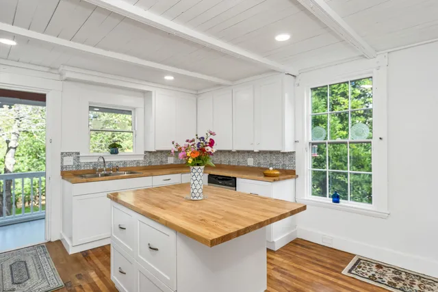 $285,000 | 16 Greenwood Street, West Paris, ME 04289