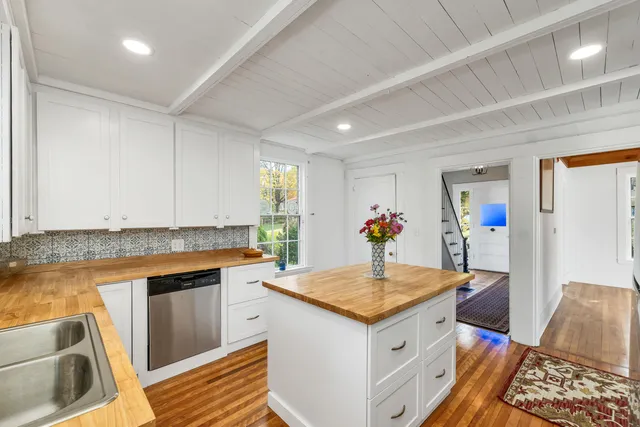 $285,000 | 16 Greenwood Street, West Paris, ME 04289