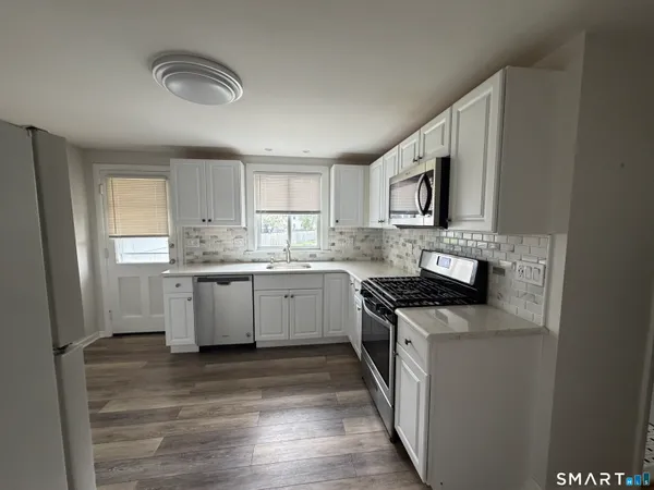 $3,200 | 52 Maple Avenue, North Haven, CT 06473