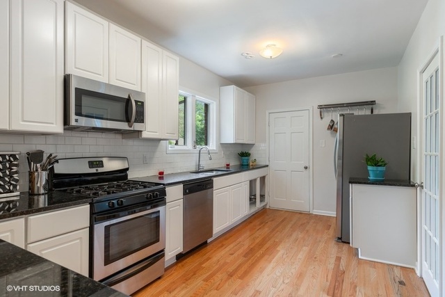 339 Bartram Road Riverside, IL 60546 - Photo 7 of 21