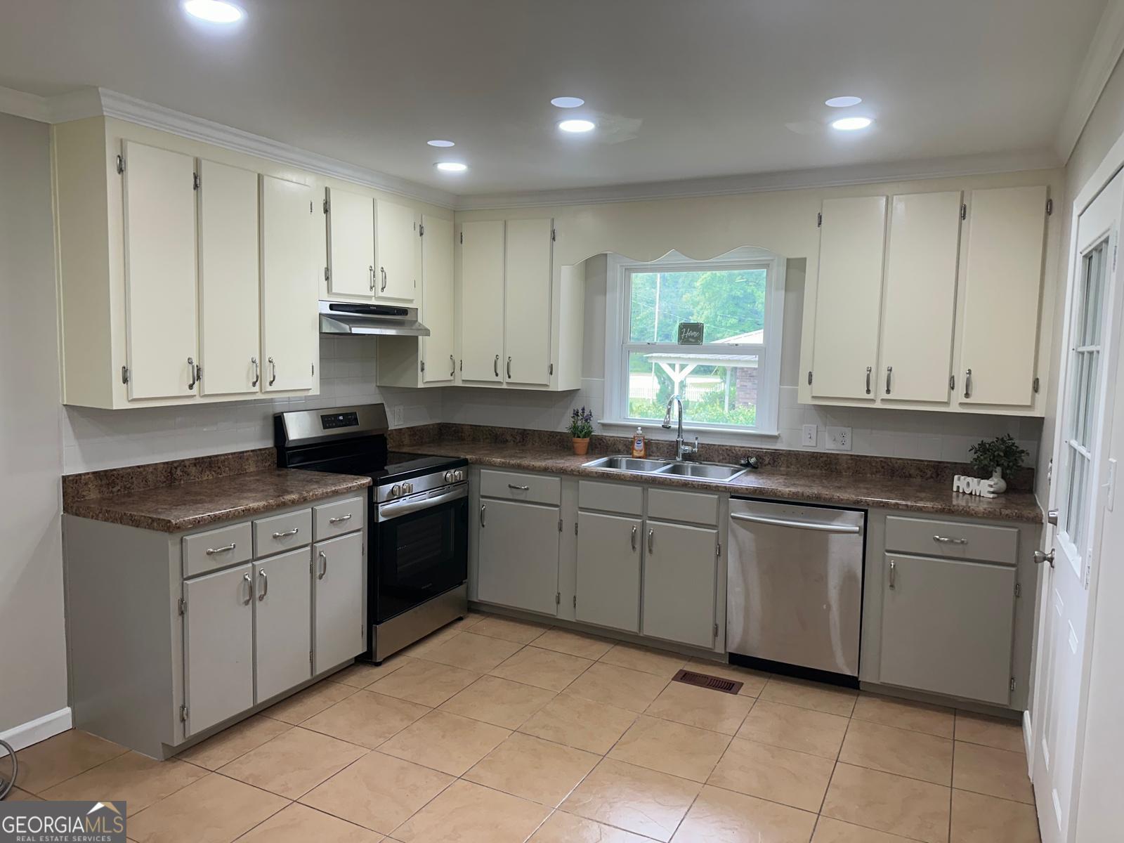 1300 Stonewall Street Dublin, GA 31021 - Photo 21 of 50