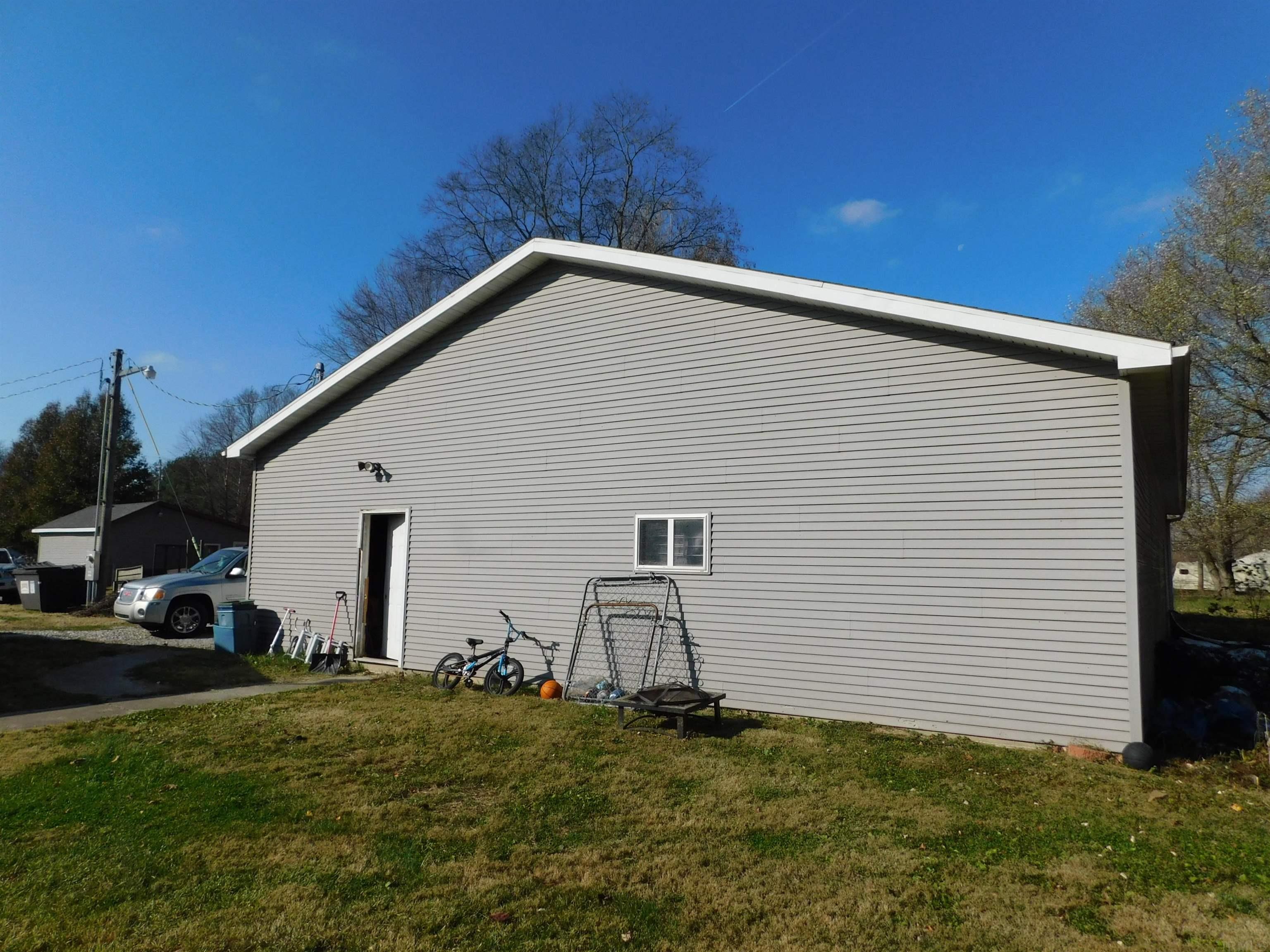 4202 East Canton Road Salem, IN 47167 - Photo 10 of 32 Gallery Image 10