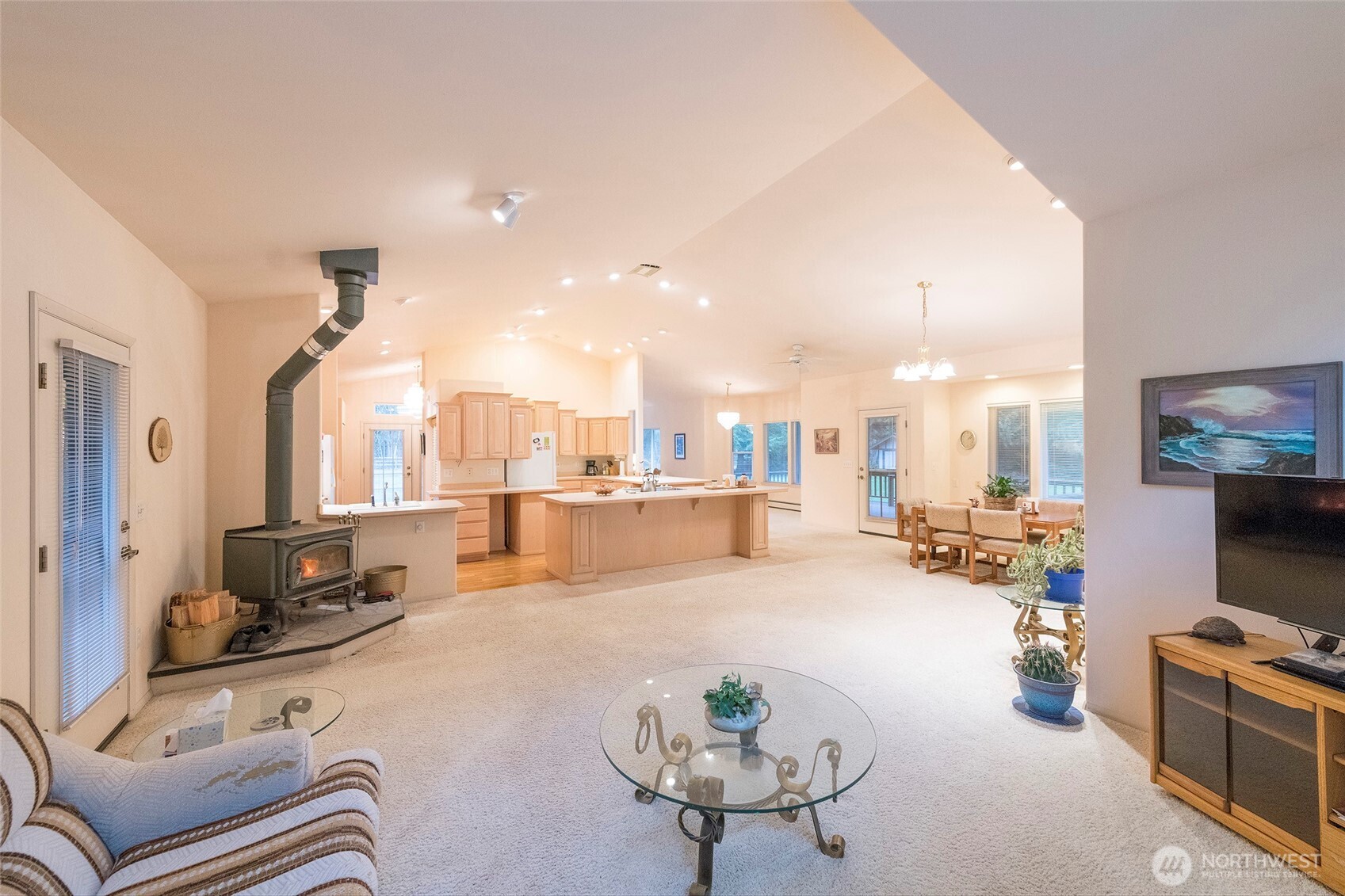 250 South Saylor Road Camano Island, WA 98282 - Photo 9 of 39