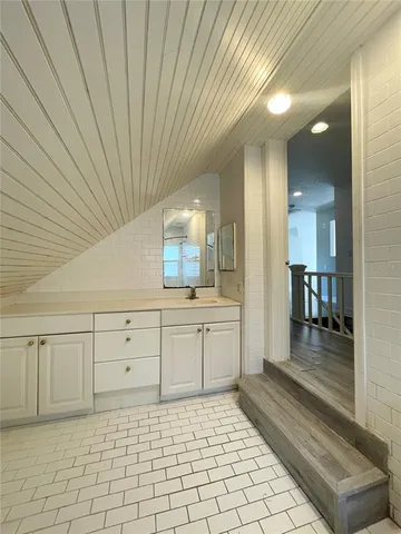 $1,600 | 2004 2nd Avenue East, Unit 3, Bradenton, FL 34208