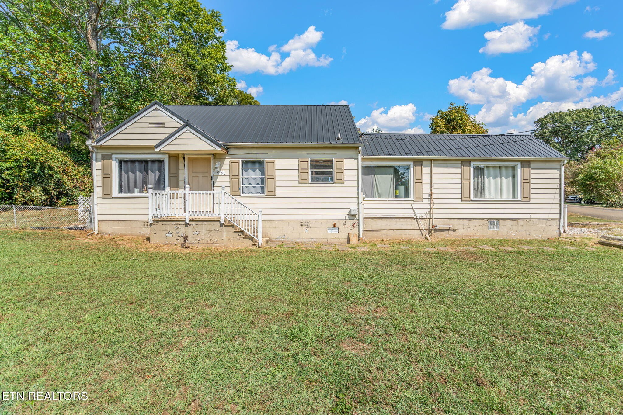 1516 Spring Hill Road Knoxville, TN 37914 - Photo 1 of 32 Gallery Image 1