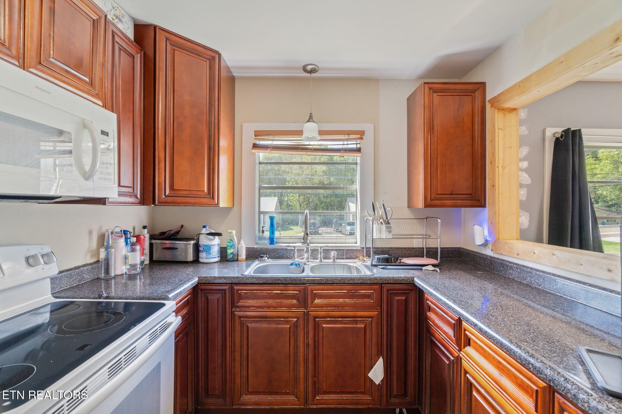 1516 Spring Hill Road Knoxville, TN 37914 - Photo 11 of 32 Gallery Image 11