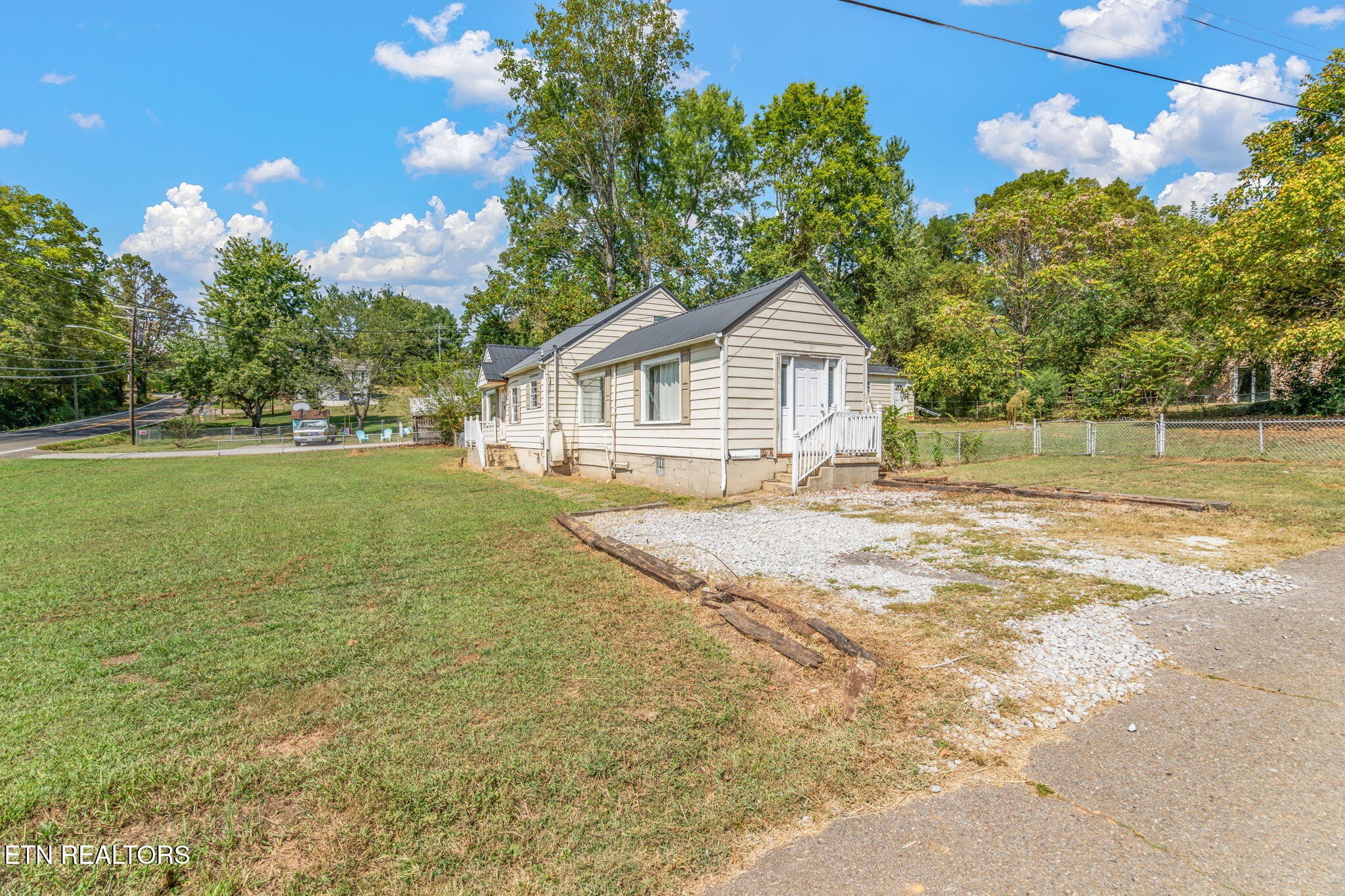 1516 Spring Hill Road Knoxville, TN 37914 - Photo 29 of 32 Gallery Image 29