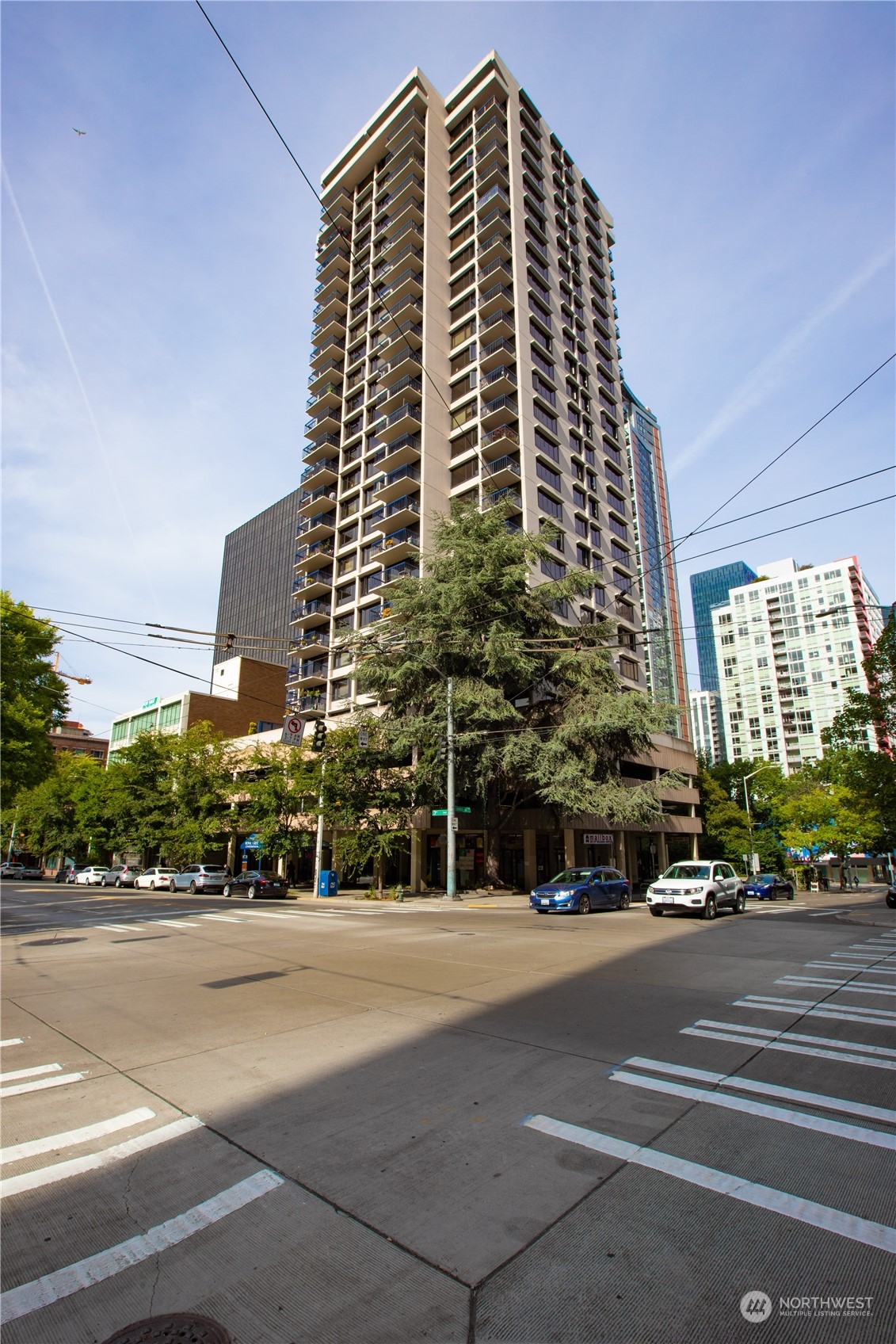2100 3rd Avenue, Unit 402 Seattle, WA 98121 - Photo 1 of 40