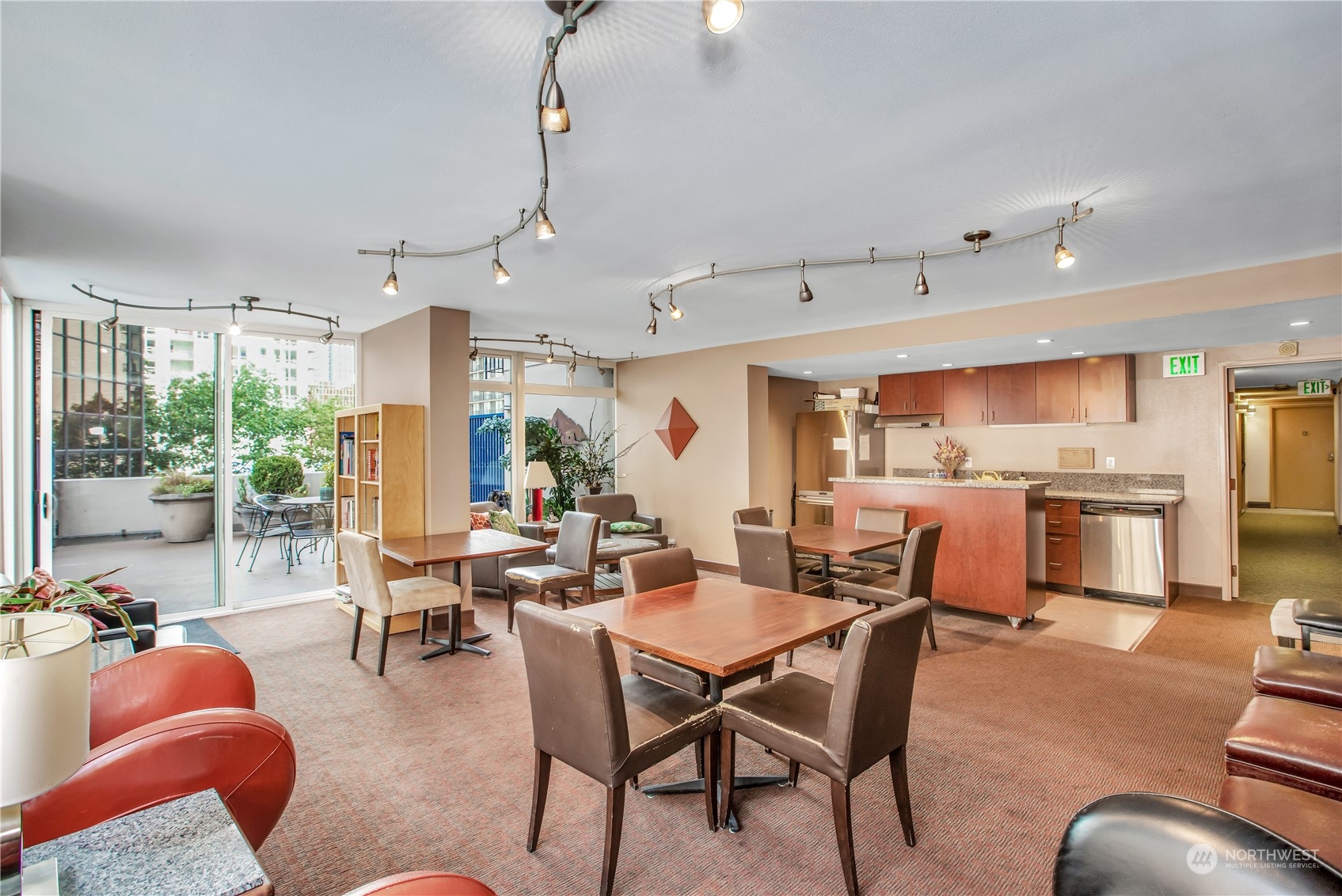 2100 3rd Avenue, Unit 402 Seattle, WA 98121 - Photo 11 of 40