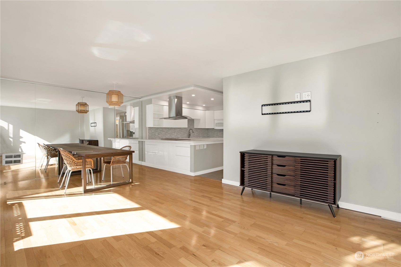 2100 3rd Avenue, Unit 402 Seattle, WA 98121 - Photo 13 of 40