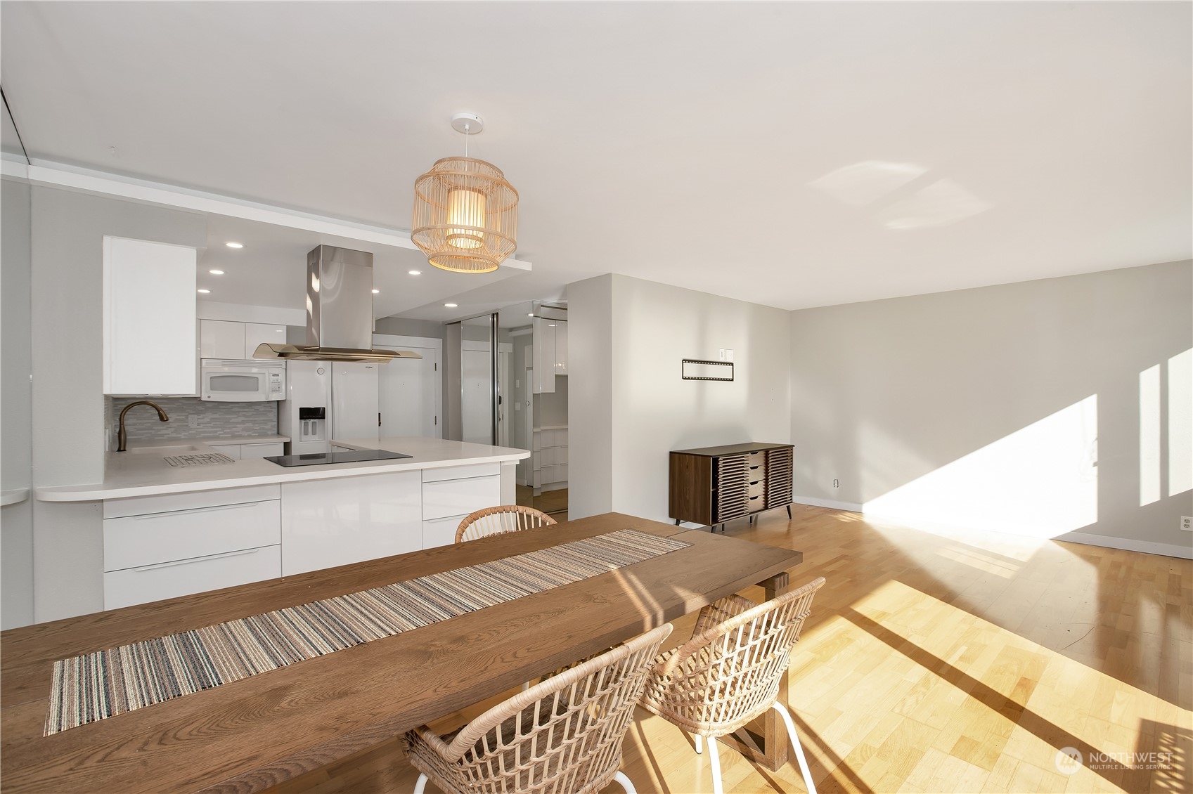 2100 3rd Avenue, Unit 402 Seattle, WA 98121 - Photo 15 of 40