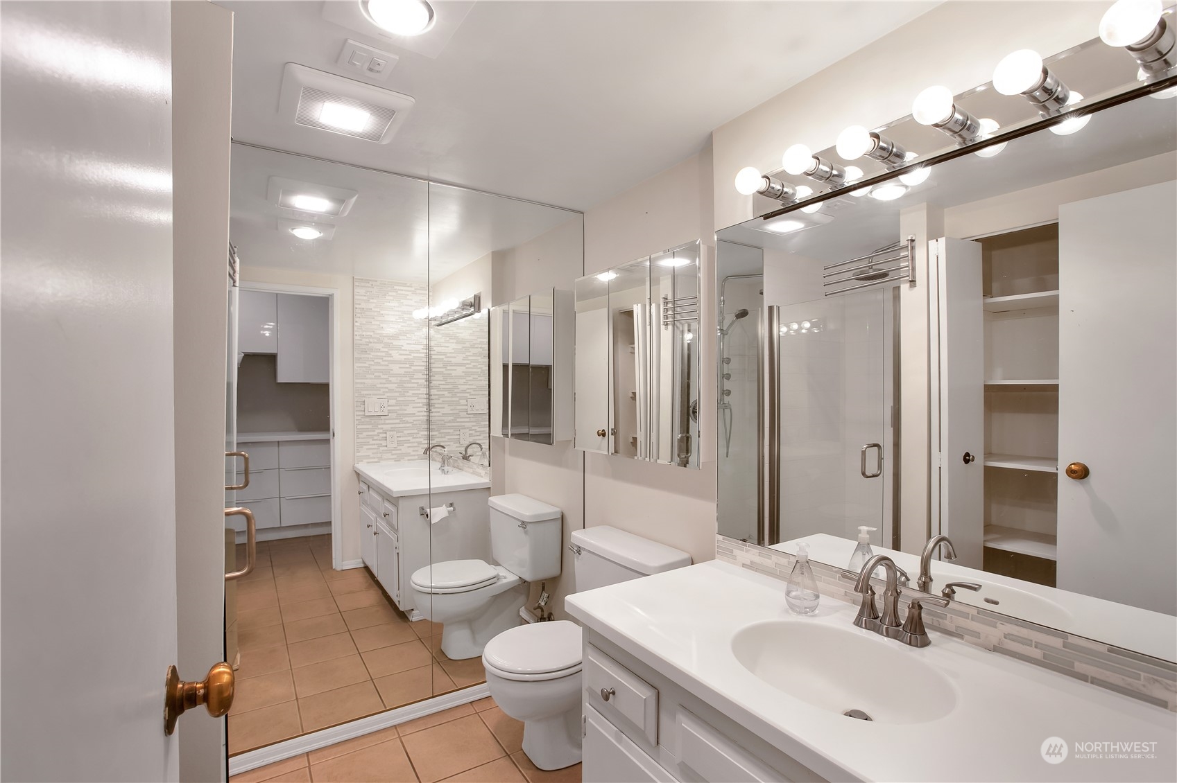 2100 3rd Avenue, Unit 402 Seattle, WA 98121 - Photo 20 of 40