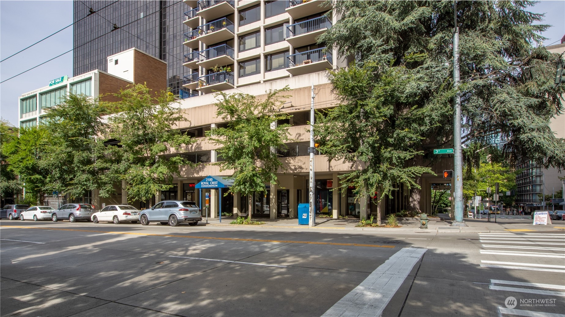 2100 3rd Avenue, Unit 402 Seattle, WA 98121 - Photo 2 of 40