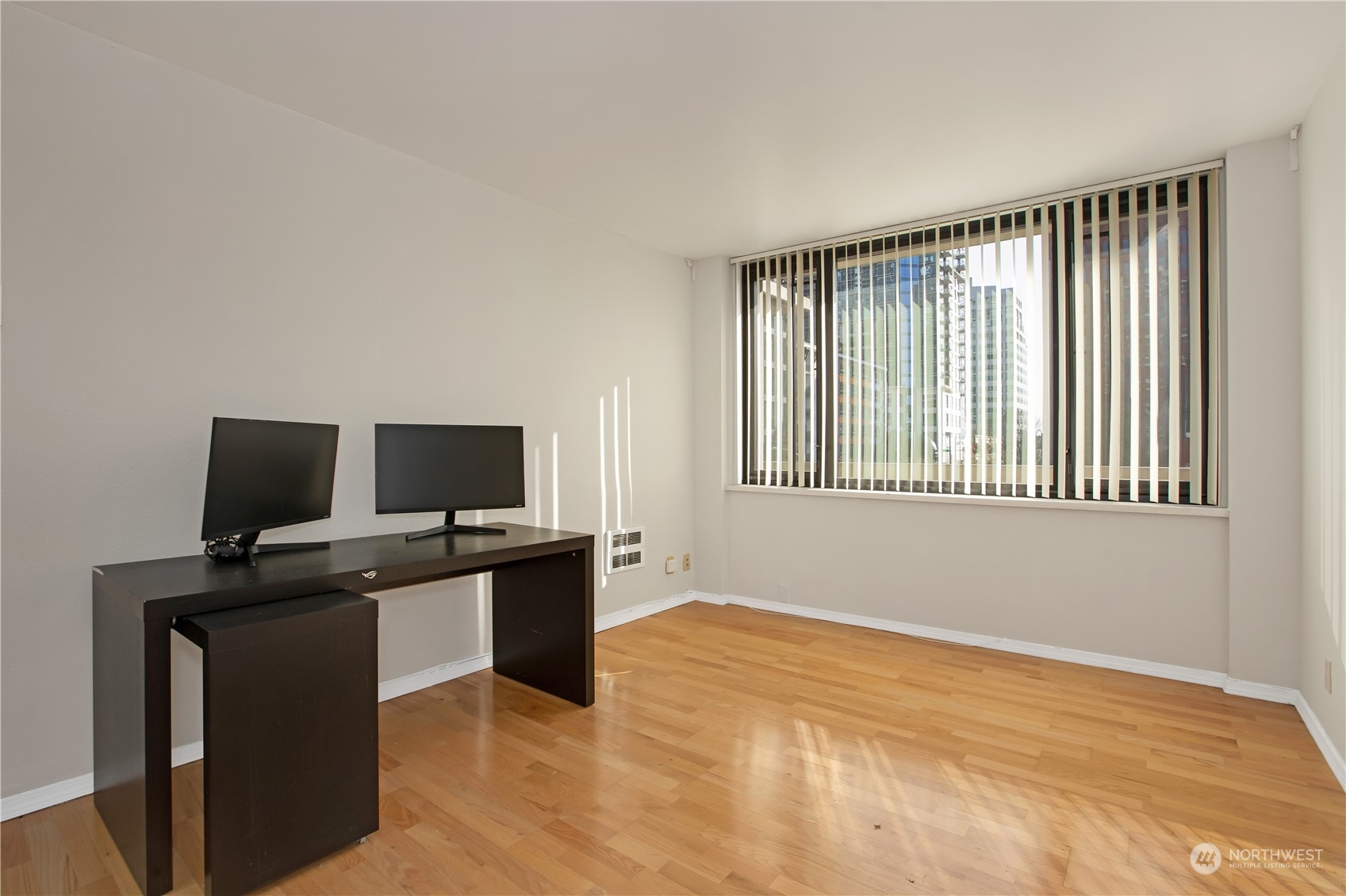 2100 3rd Avenue, Unit 402 Seattle, WA 98121 - Photo 21 of 40