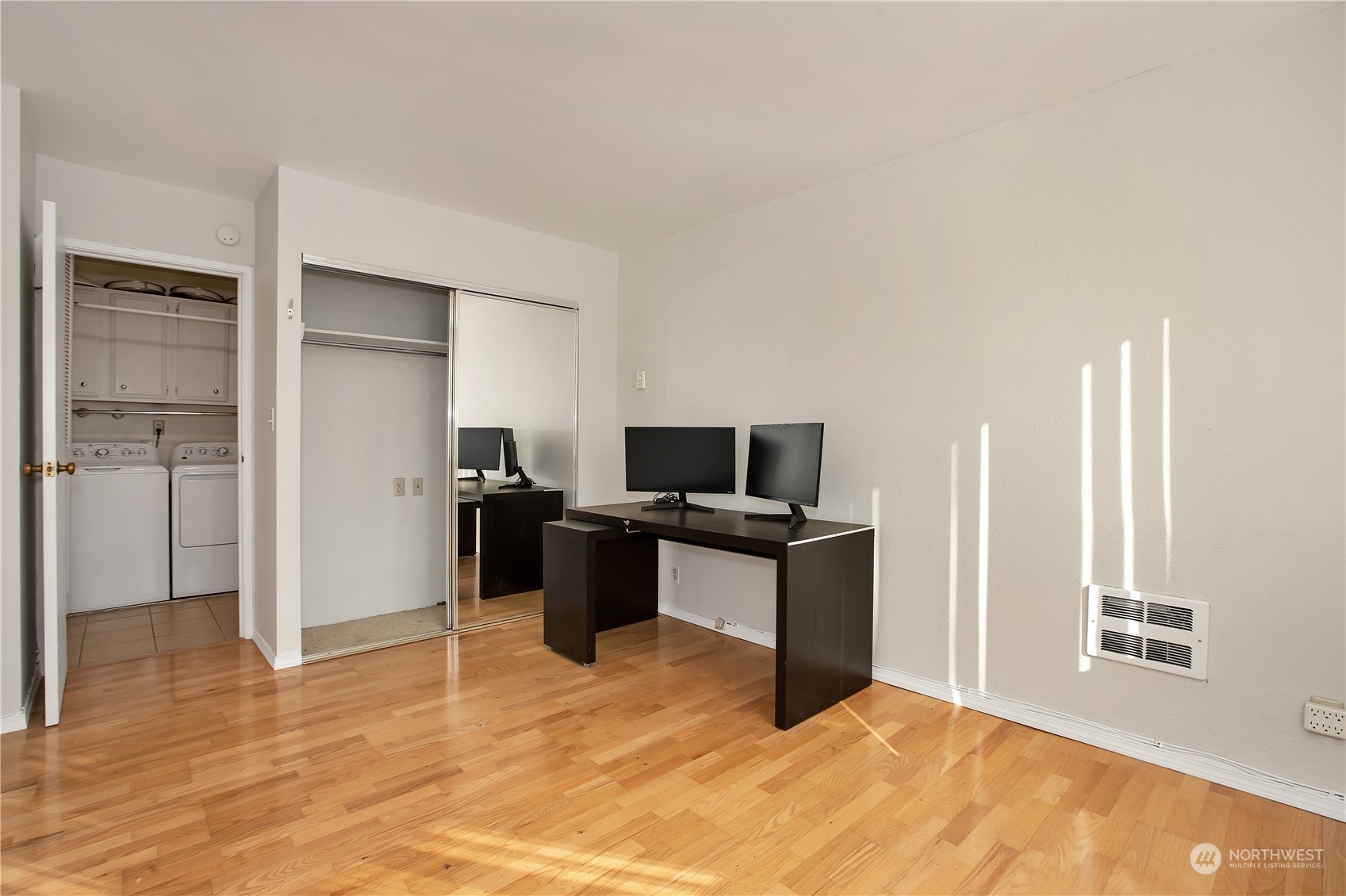 2100 3rd Avenue, Unit 402 Seattle, WA 98121 - Photo 22 of 40