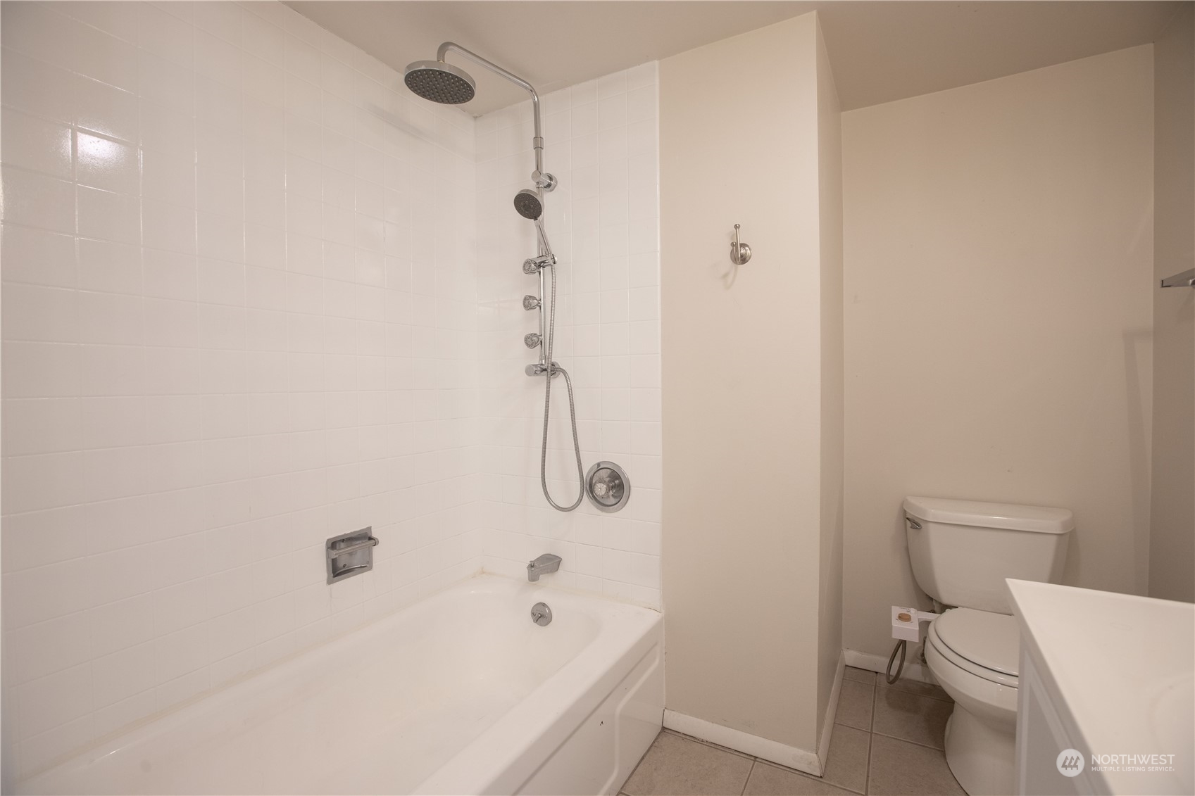 2100 3rd Avenue, Unit 402 Seattle, WA 98121 - Photo 28 of 40