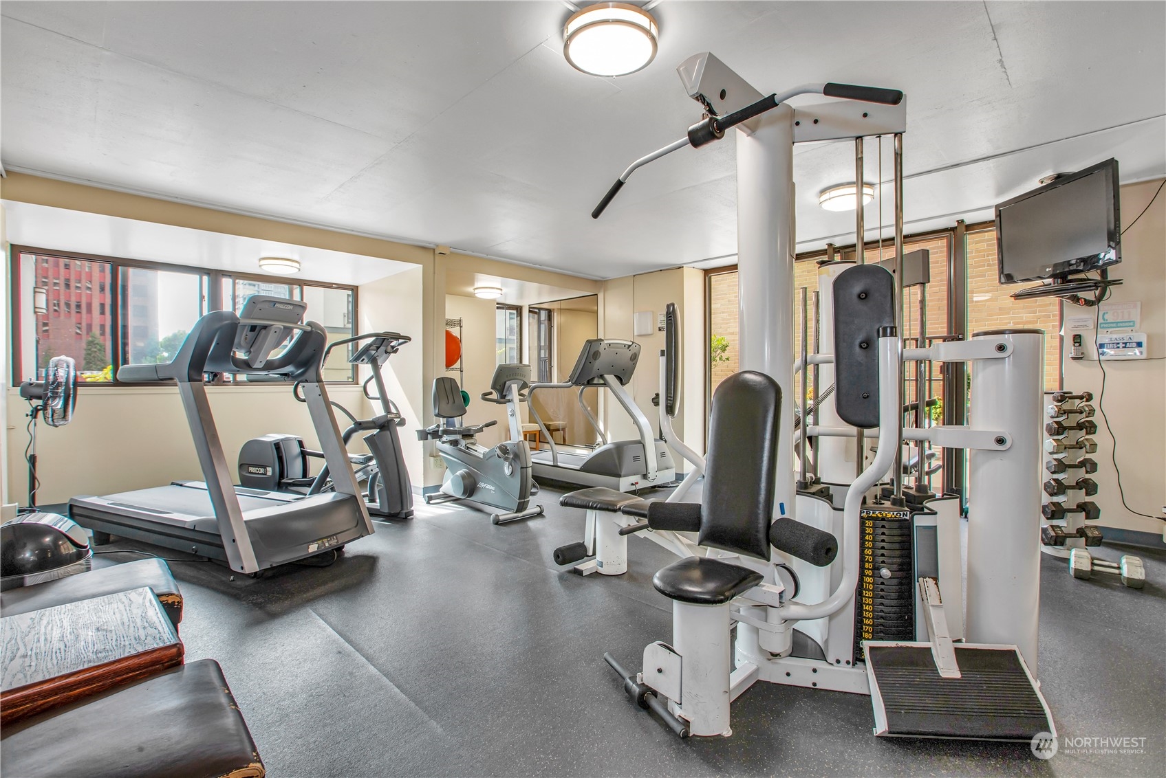 2100 3rd Avenue, Unit 402 Seattle, WA 98121 - Photo 32 of 40