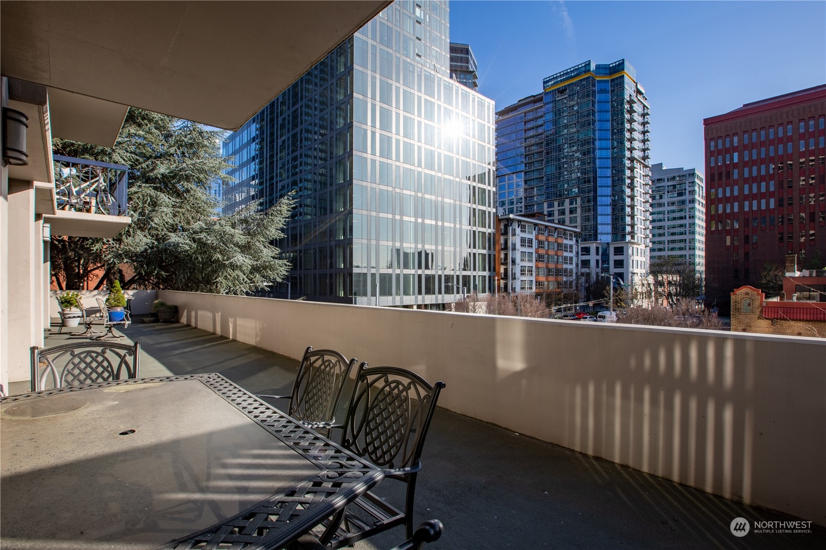 2100 3rd Avenue, Unit 402 Seattle, WA 98121 - Photo 34 of 40