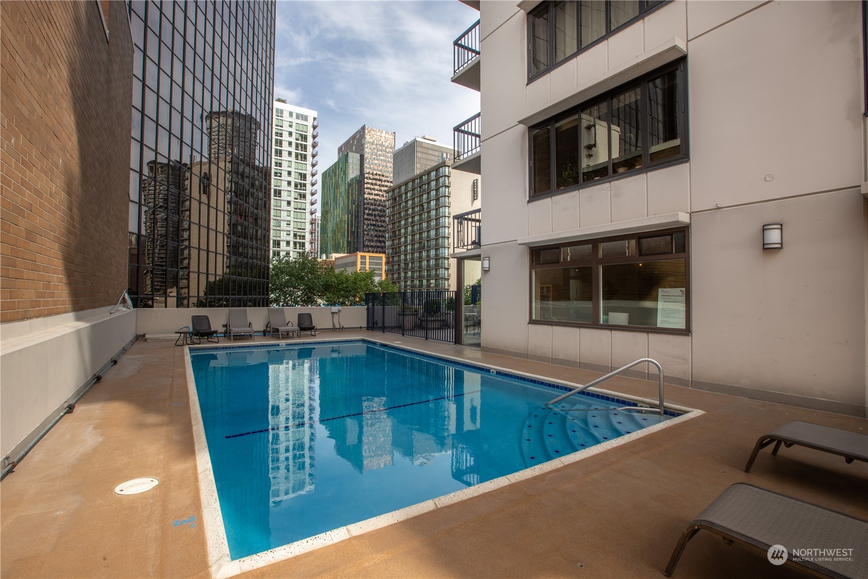 2100 3rd Avenue, Unit 402 Seattle, WA 98121 - Photo 38 of 40