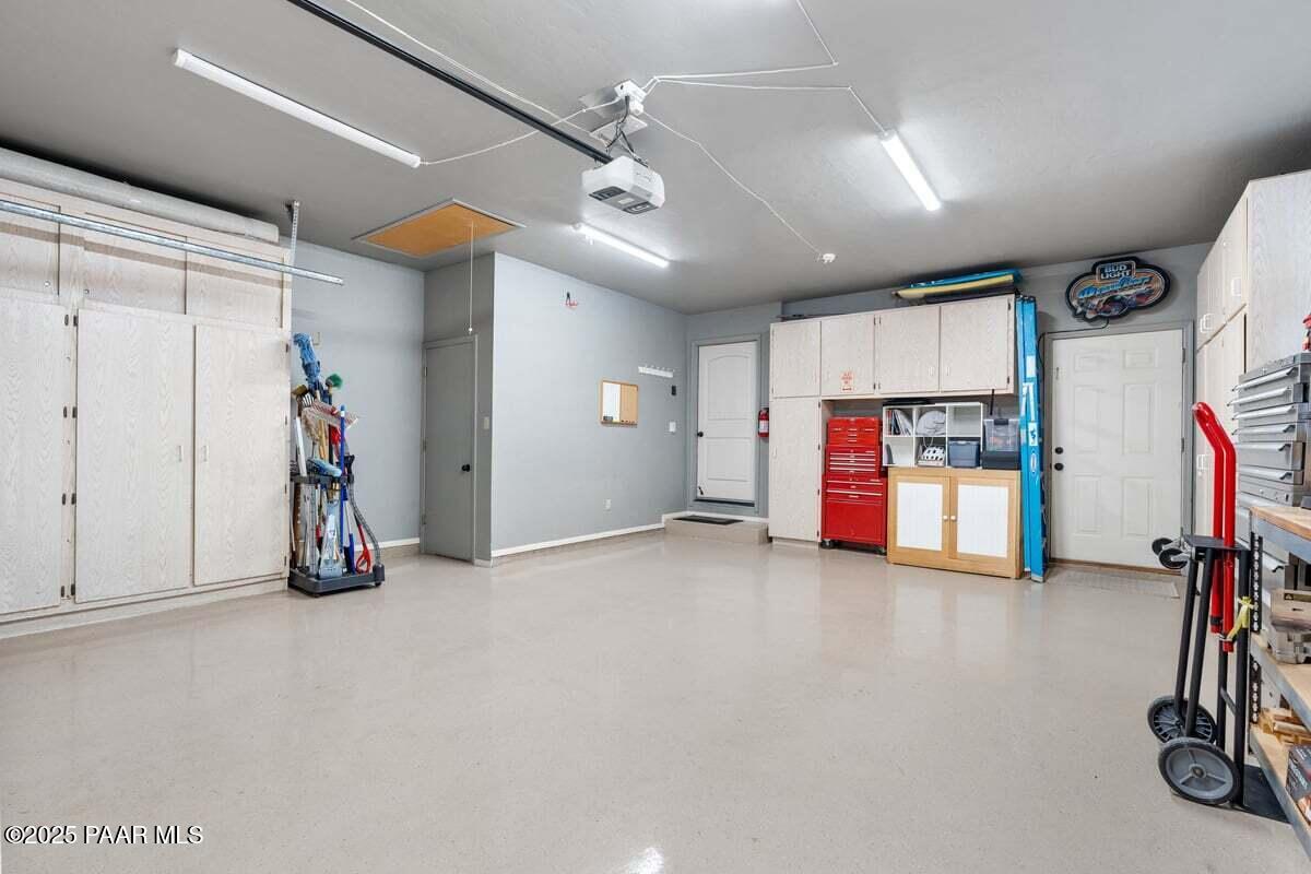 1289 Manzanita Hill Road Prescott, AZ 86303 - Photo 38 of 61 Garage
