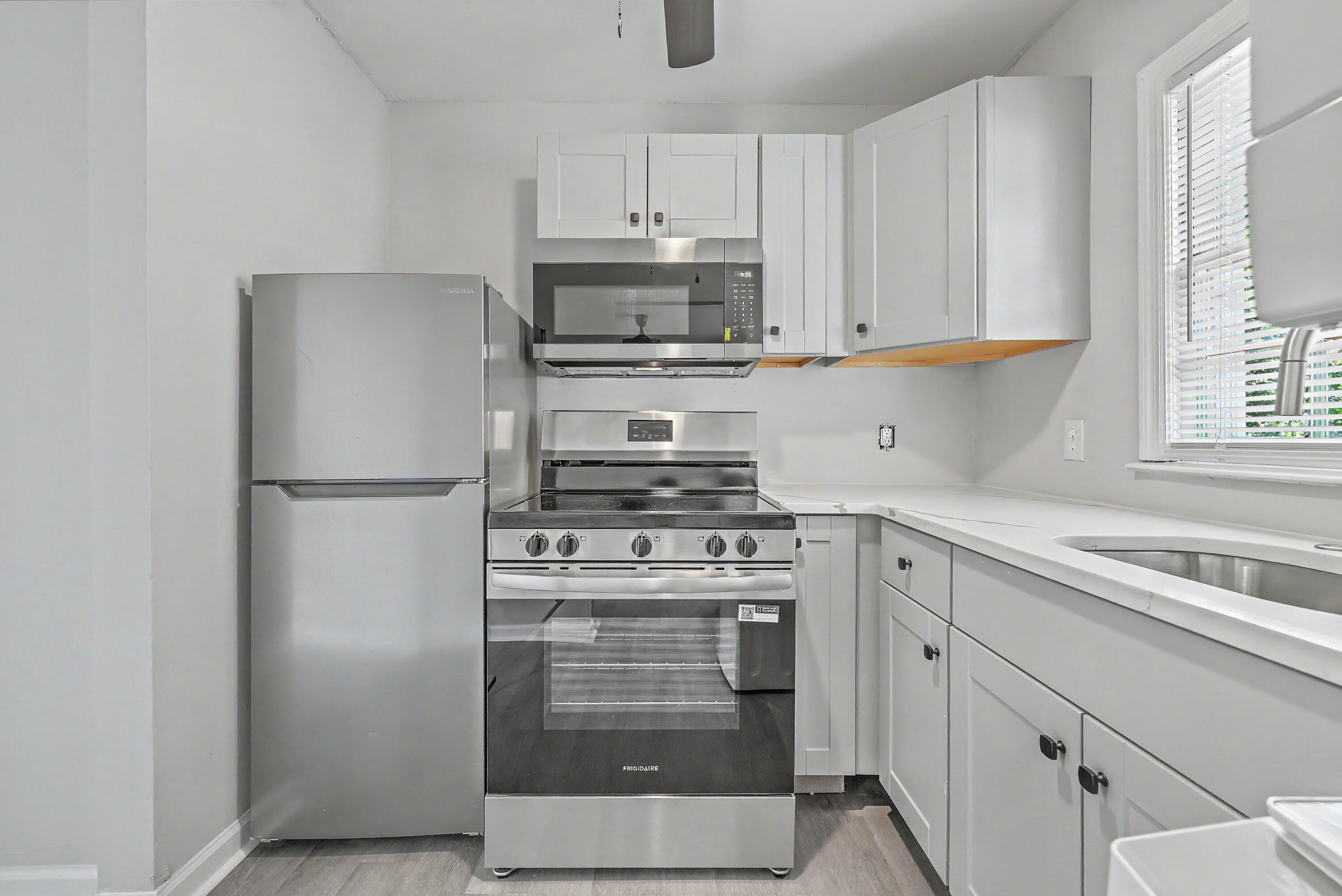 119 Drake Street, Unit D Charleston, SC 29403 - Photo 6 of 21 Kitchen