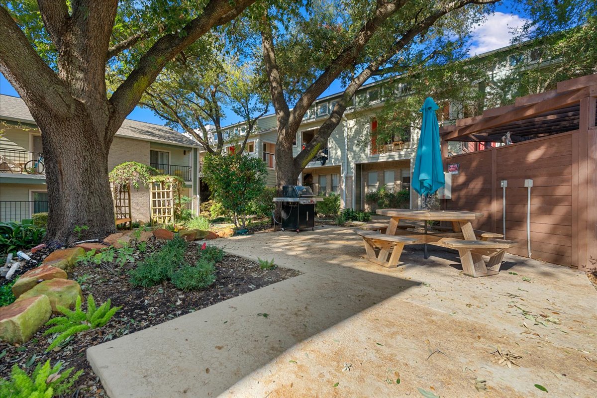 2104 Cullen Avenue, Unit 7204 Austin, TX 78757 - Photo 26 of 40 a view of a building with sitting area and furniture