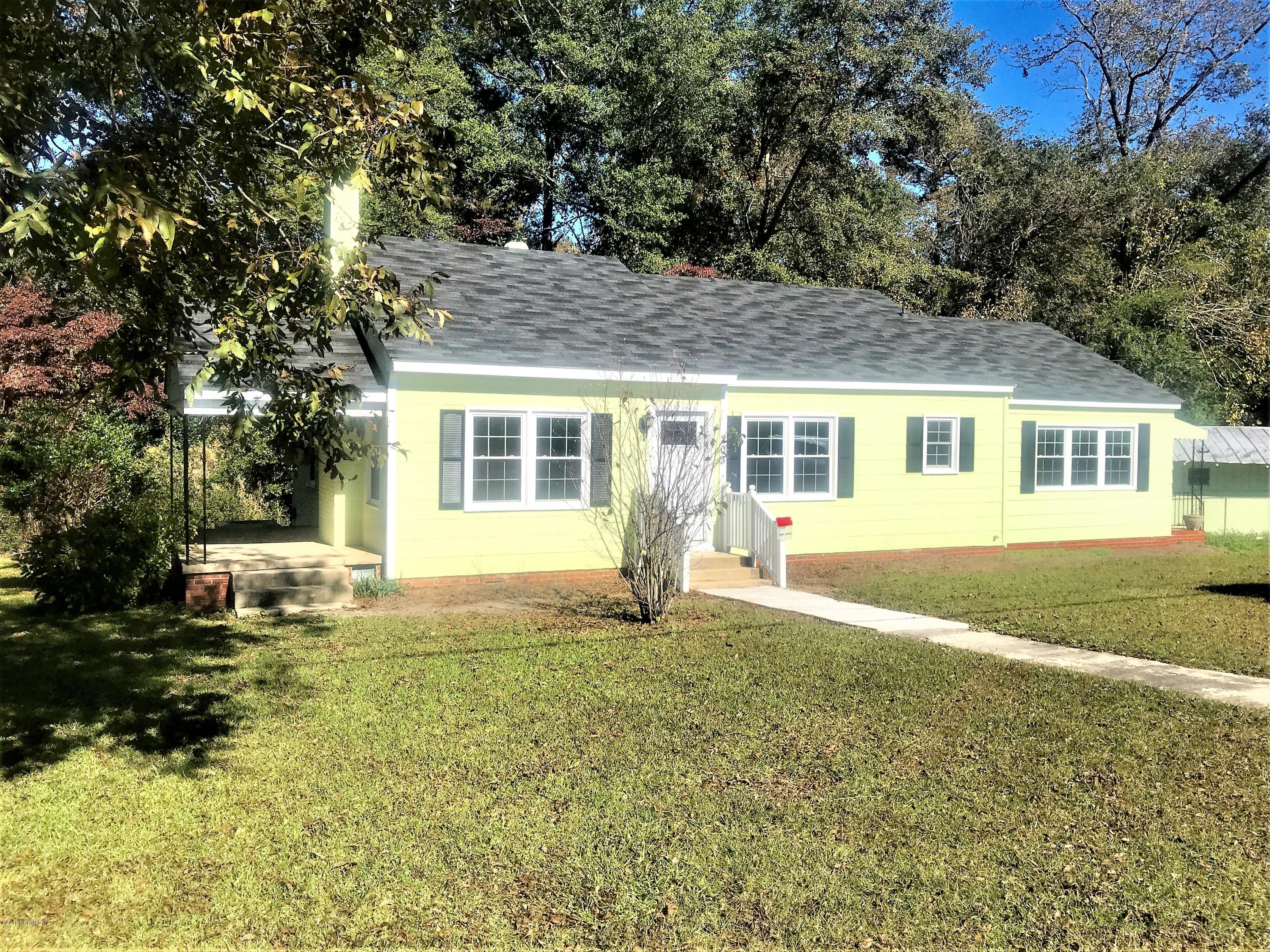 203 Willow Road Clinton, NC 28328 - Photo 1 of 25 IMG_E1074 (2)