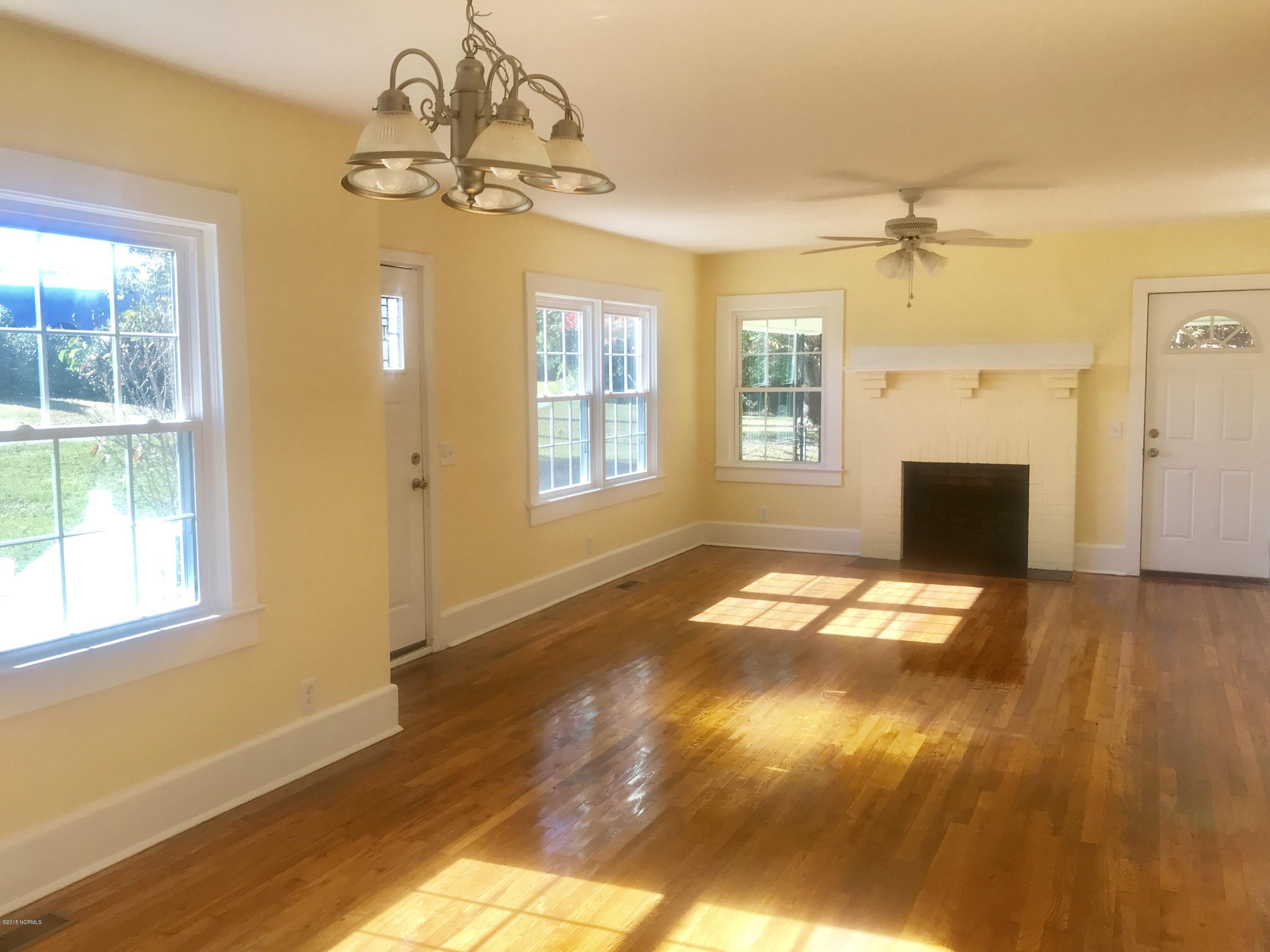 203 Willow Road Clinton, NC 28328 - Photo 11 of 25 IMG_E1114