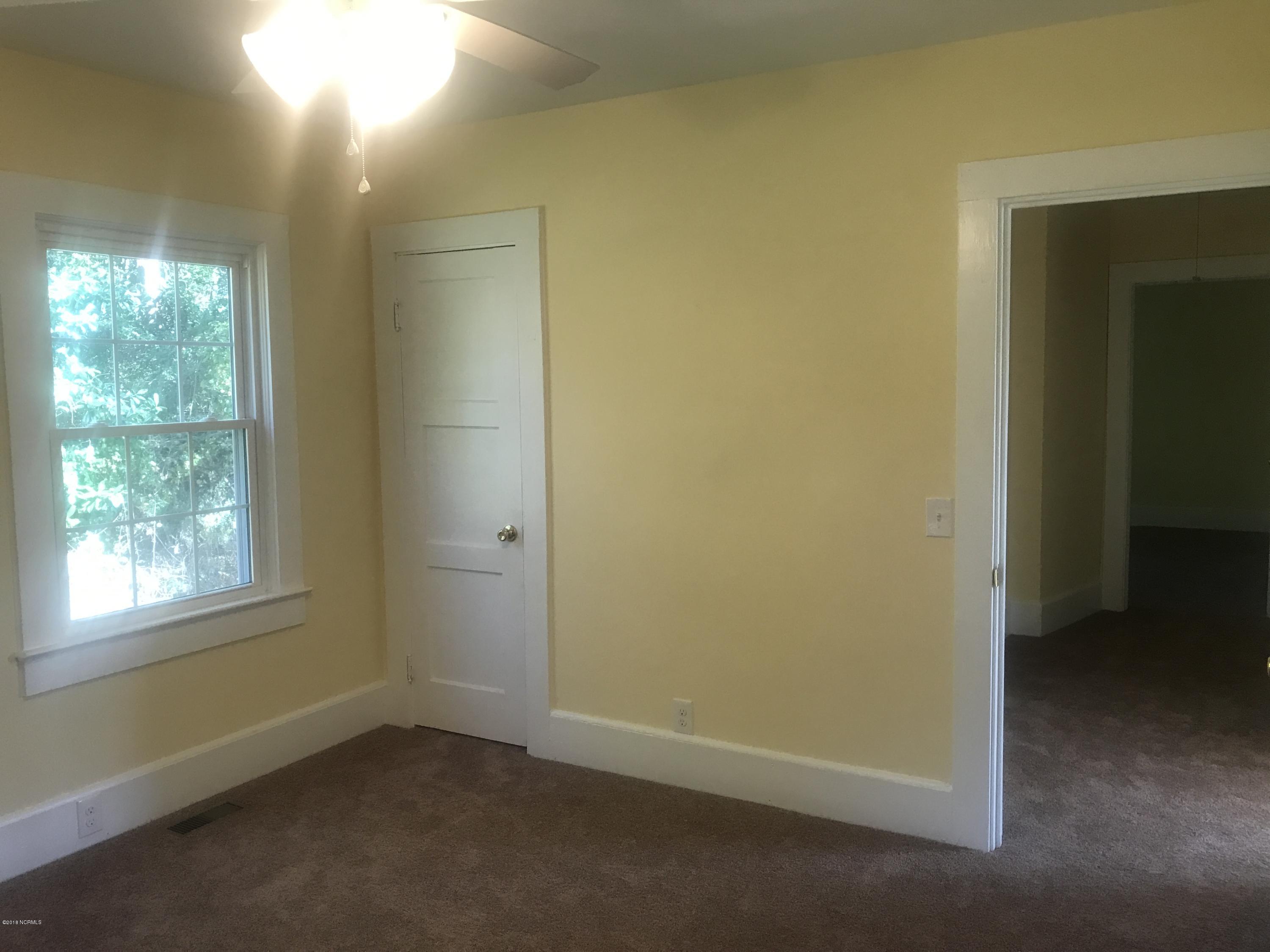 203 Willow Road Clinton, NC 28328 - Photo 18 of 25 IMG_1079