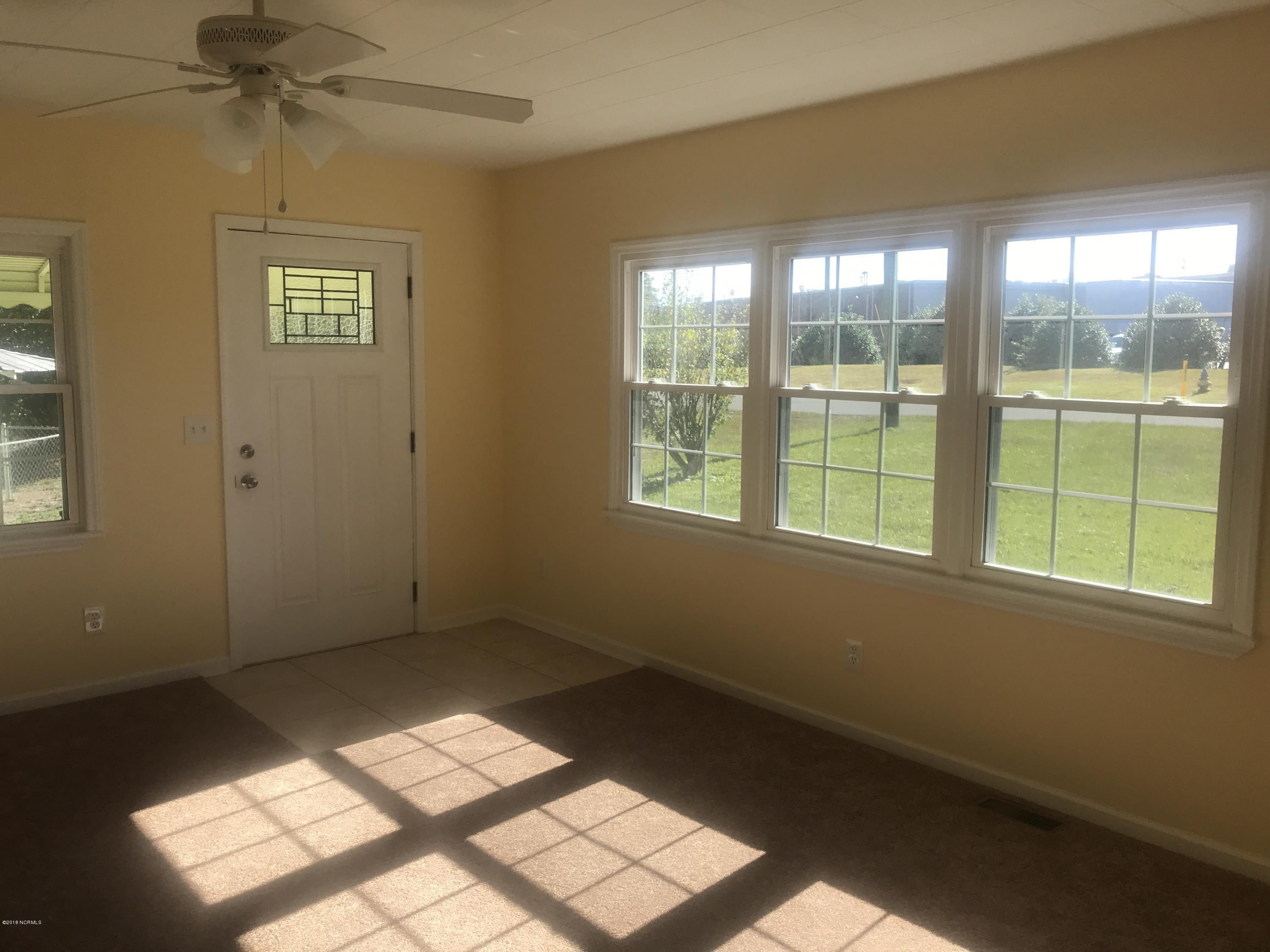 203 Willow Road Clinton, NC 28328 - Photo 19 of 25 IMG_1093