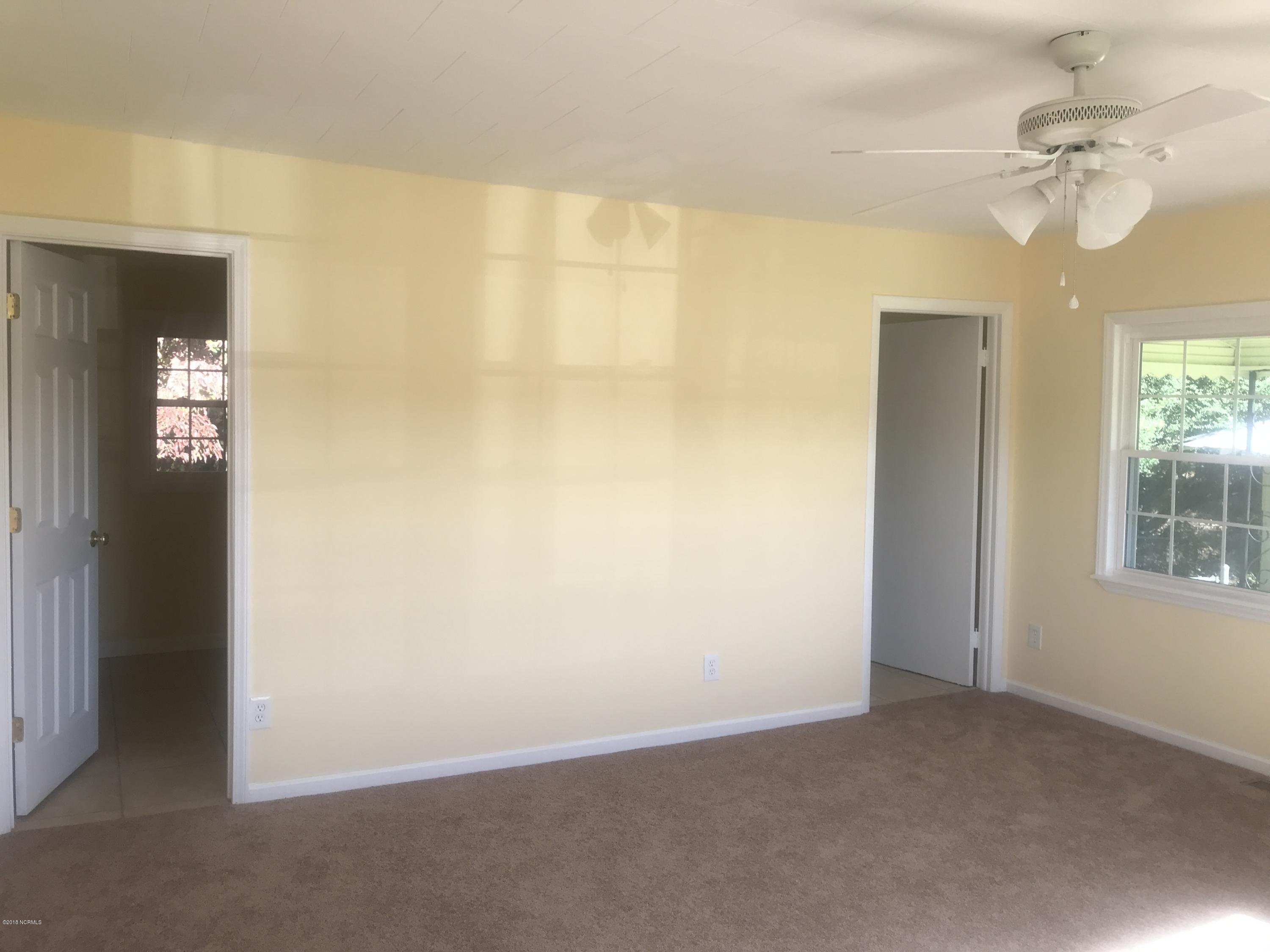 203 Willow Road Clinton, NC 28328 - Photo 20 of 25 IMG_1096