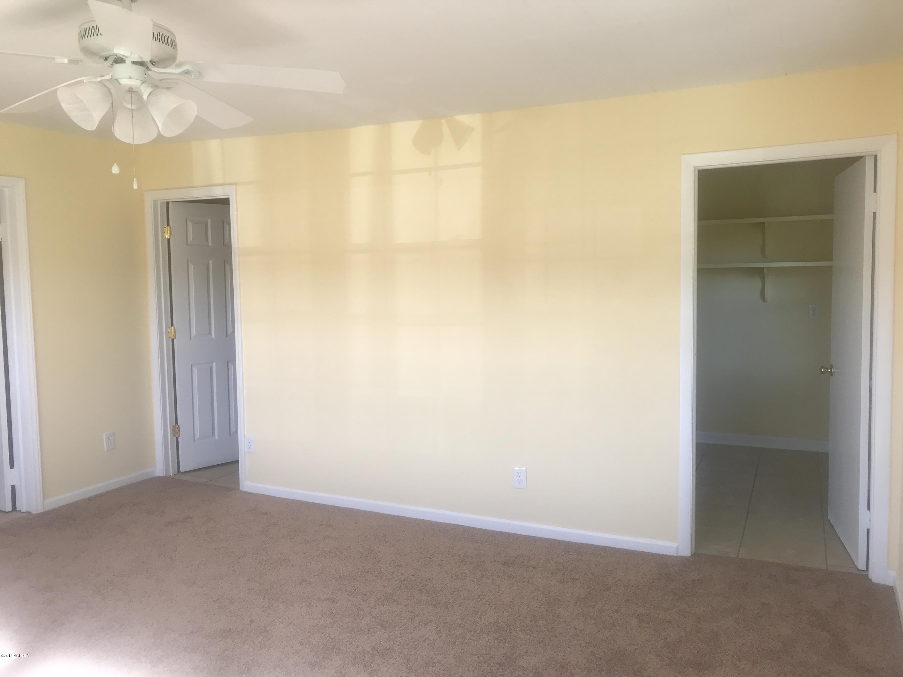 203 Willow Road Clinton, NC 28328 - Photo 22 of 25 IMG_1098