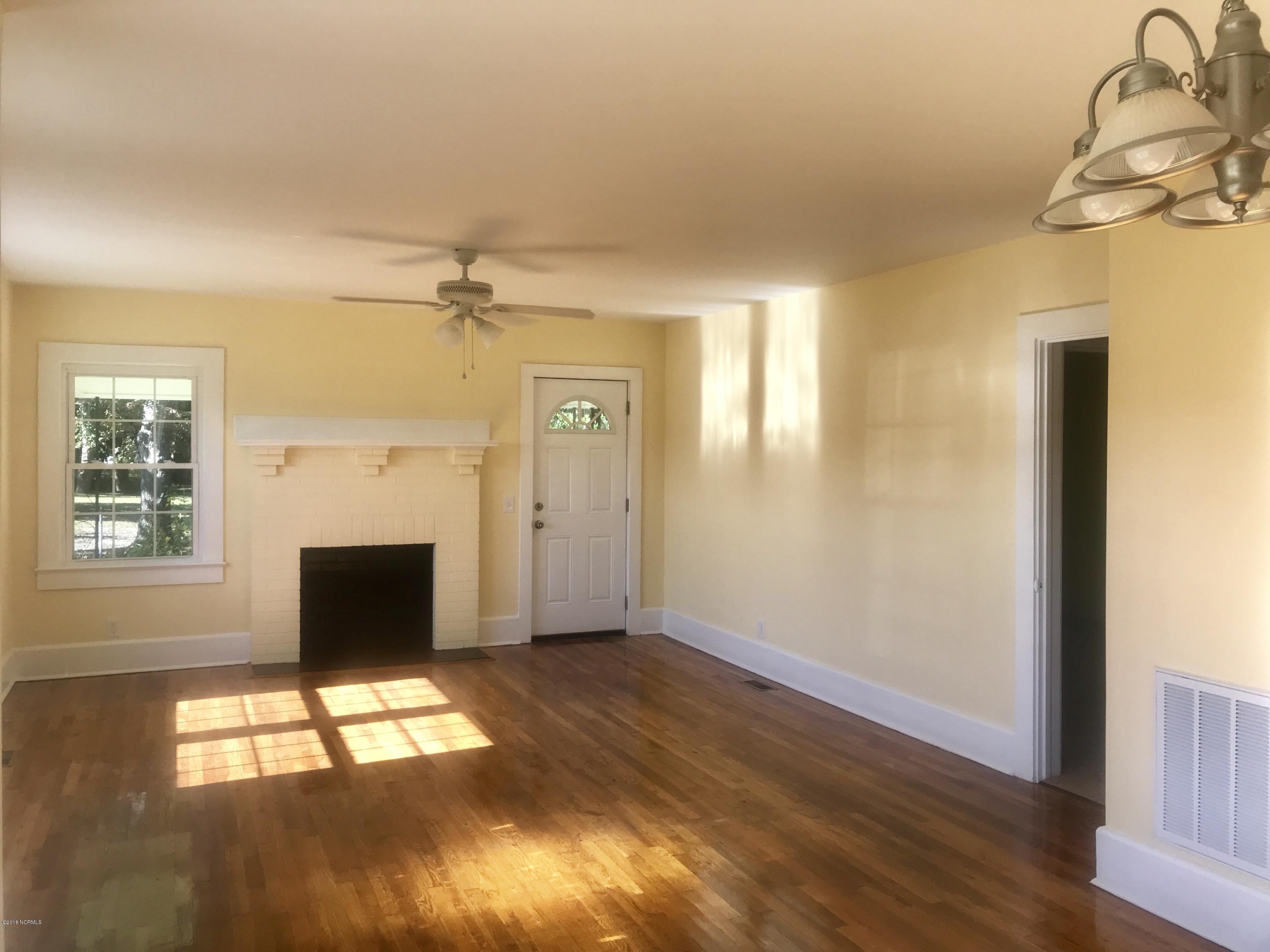 203 Willow Road Clinton, NC 28328 - Photo 10 of 25 IMG_E1111