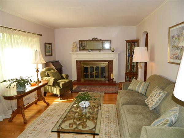 16 Green Lane Lexington, MA 02421 - Photo 10 of 21 Gallery Image 10