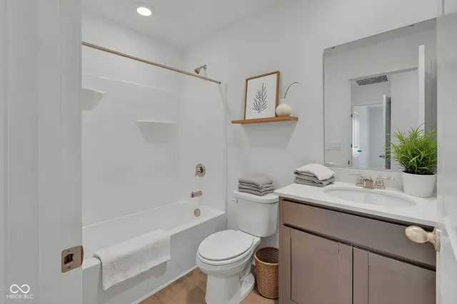 $2,300 | 6275 Wasco Drive, Whitestown, IN 46075