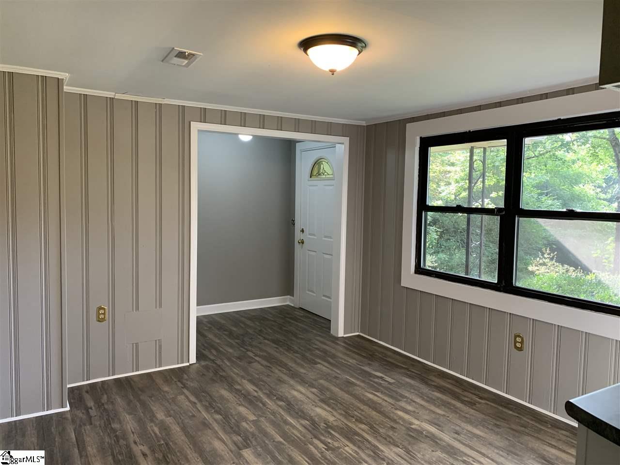 113 Welborn Road Pickens, SC 29671 - Photo 4 of 34