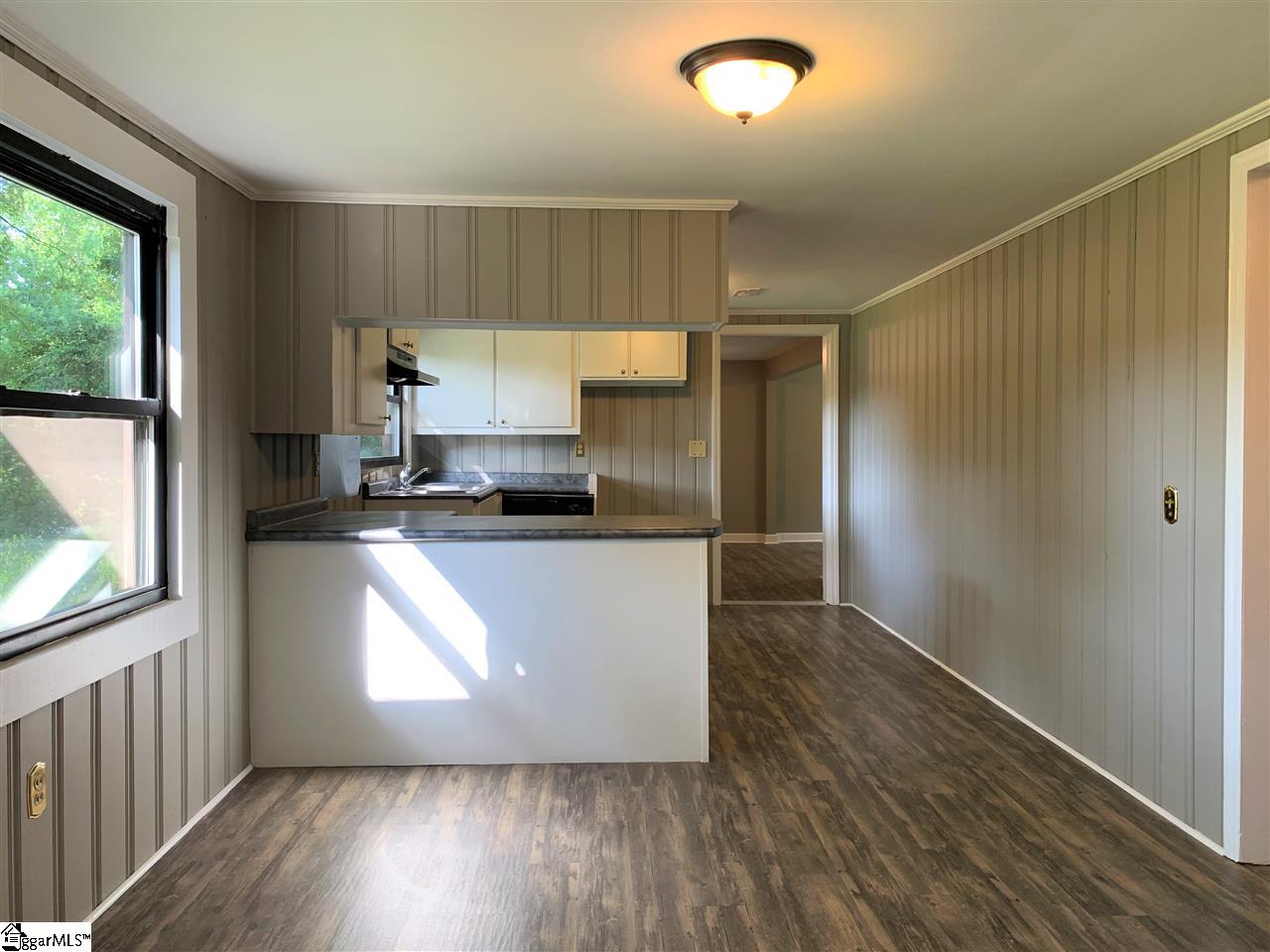 113 Welborn Road Pickens, SC 29671 - Photo 6 of 34
