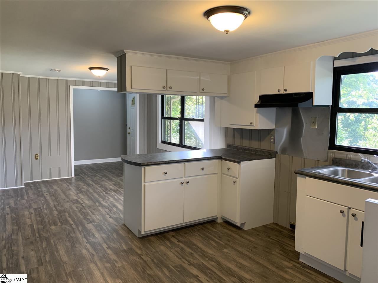 113 Welborn Road Pickens, SC 29671 - Photo 8 of 34