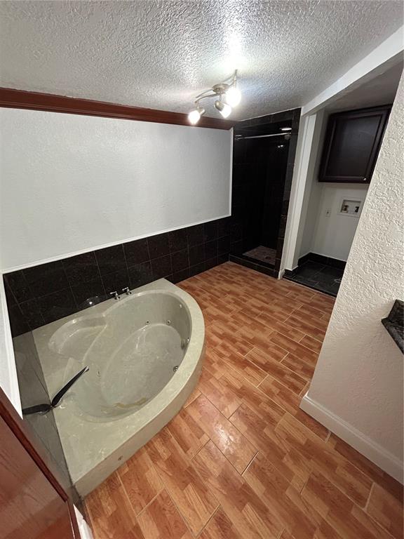 8006 North Rome Avenue Tampa, FL 33604 - Photo 17 of 43 a living room with a flat screen tv