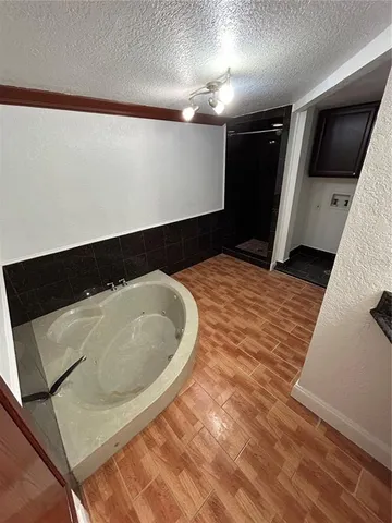 $3,000 | 8006 North Rome Avenue, Tampa, FL 33604