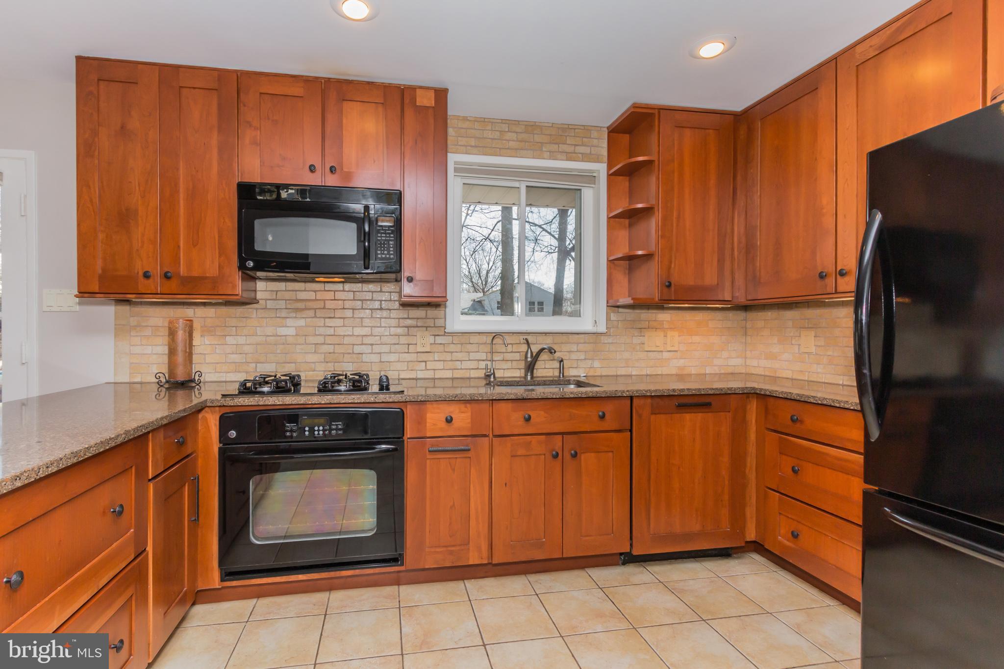 5339 Ravensworth Road Springfield, VA 22151 - Photo 12 of 28