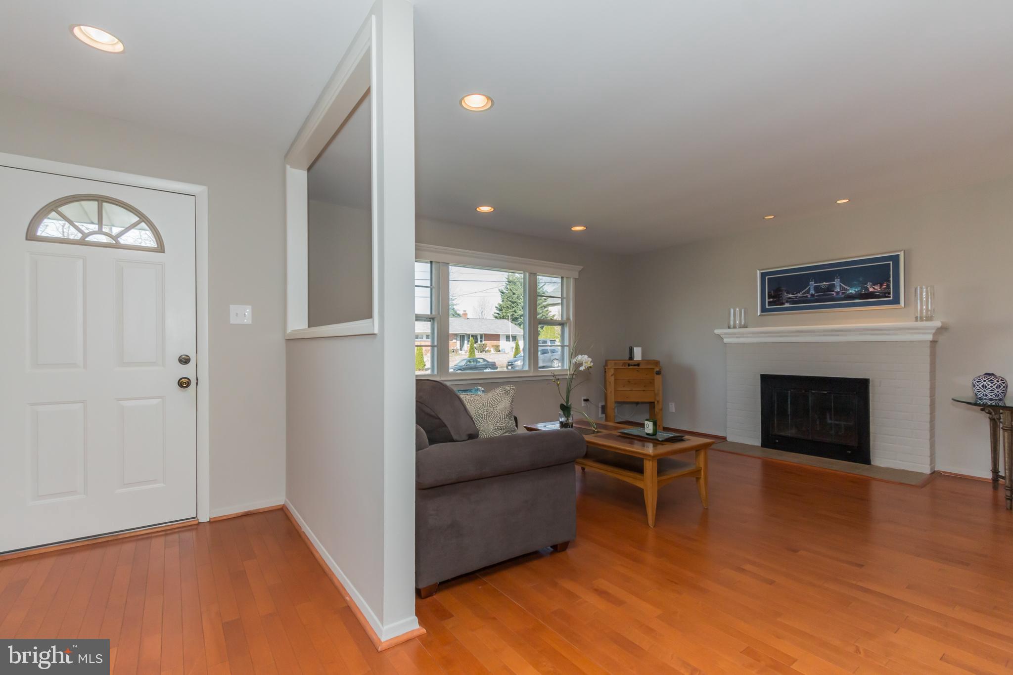 5339 Ravensworth Road Springfield, VA 22151 - Photo 4 of 28