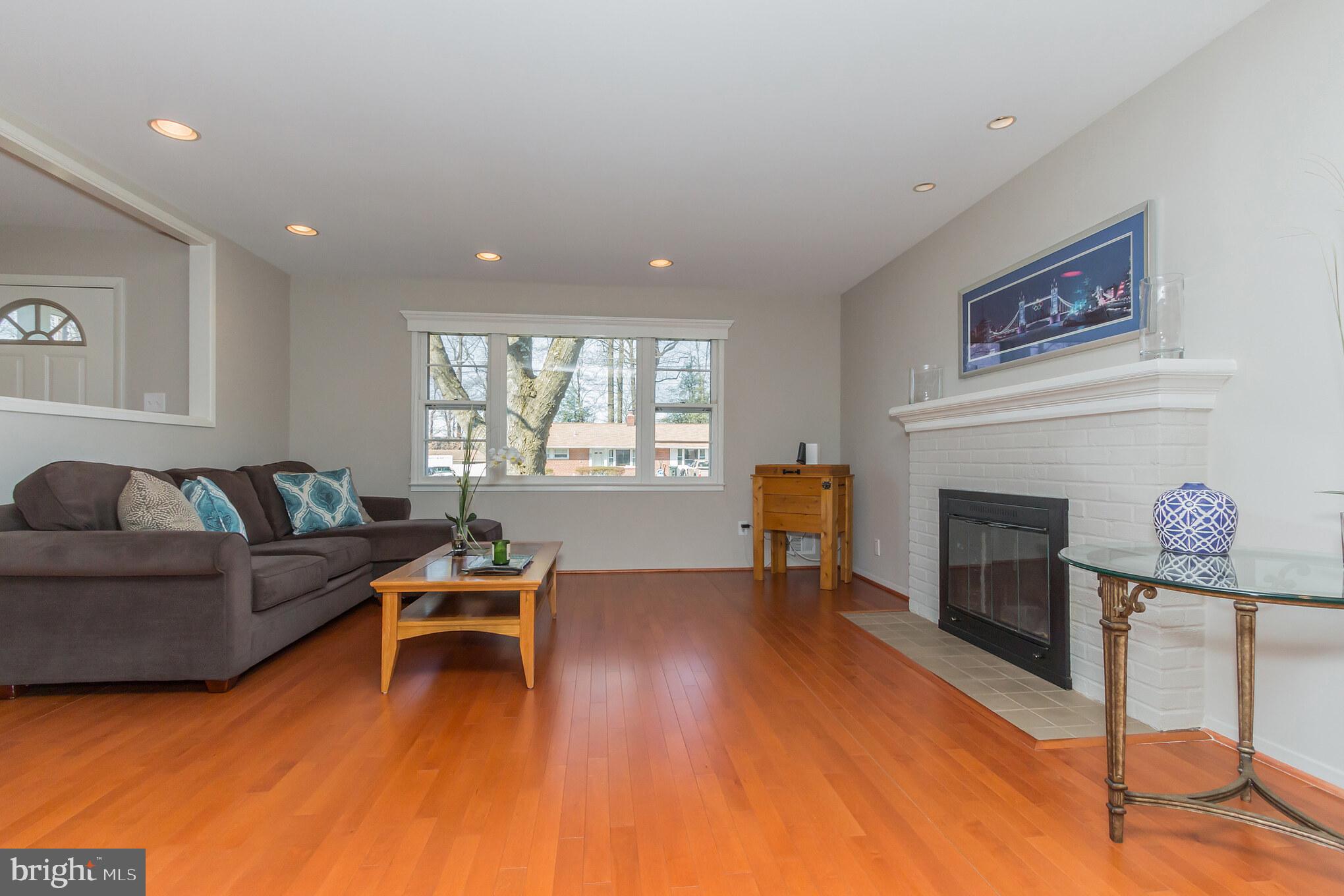 5339 Ravensworth Road Springfield, VA 22151 - Photo 5 of 28