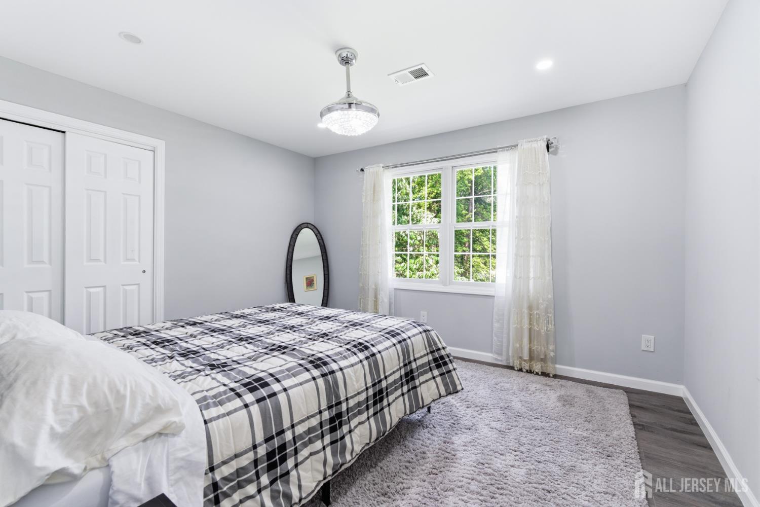 6 Whitewood Road Edison, NJ 08820 - Photo 20 of 37