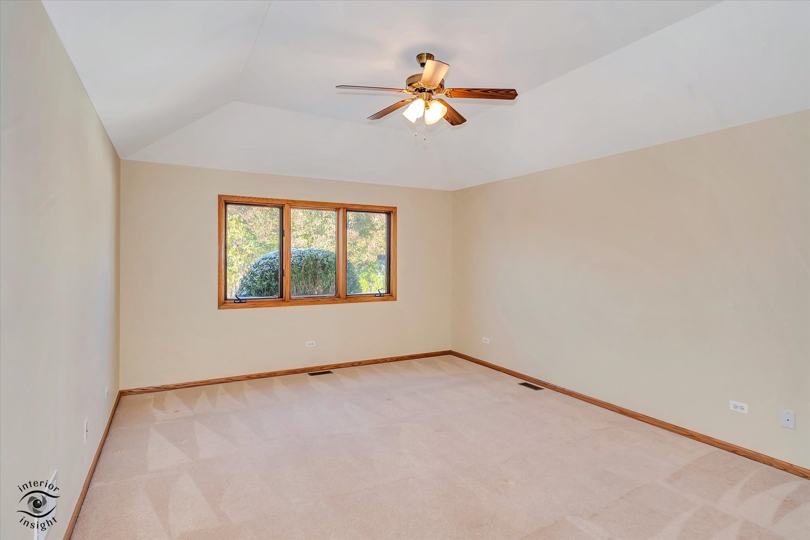 19612 Waterford Lane Mokena, IL 60448 - Photo 16 of 28 an empty room with a window