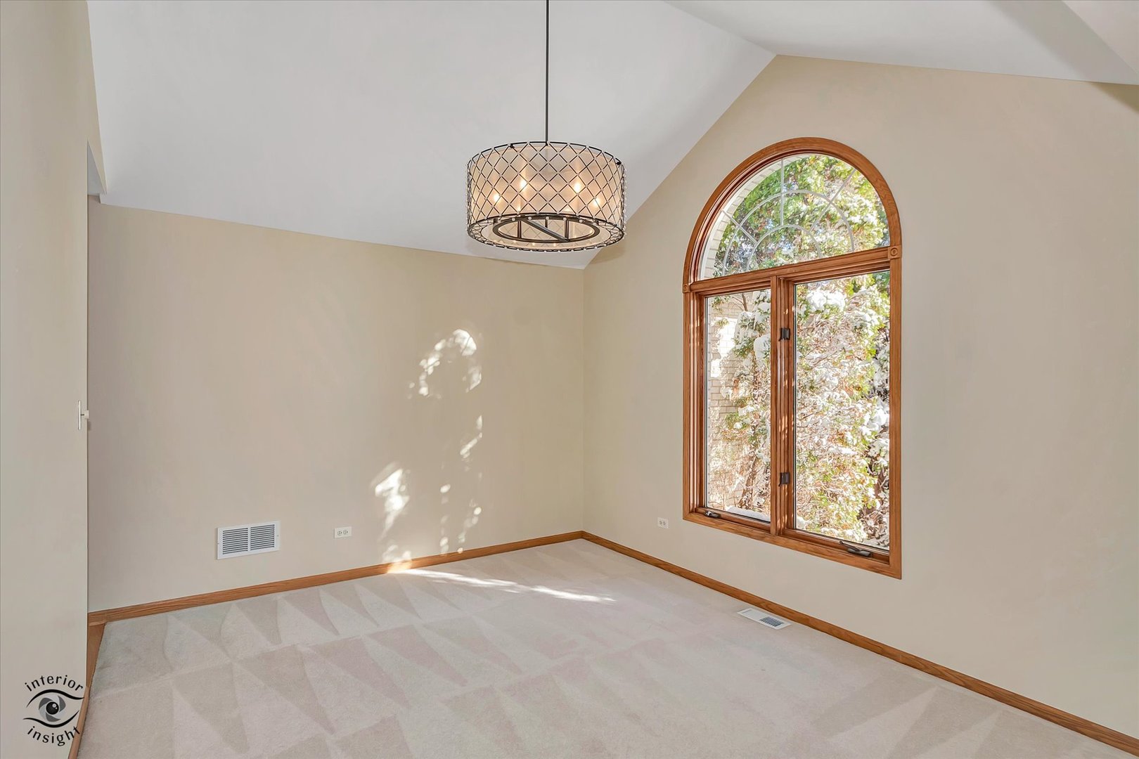 19612 Waterford Lane Mokena, IL 60448 - Photo 6 of 28 an empty room with a window