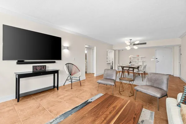 $6,000 | 3450 South Ocean Boulevard, Unit 5150, Palm Beach, FL 33480