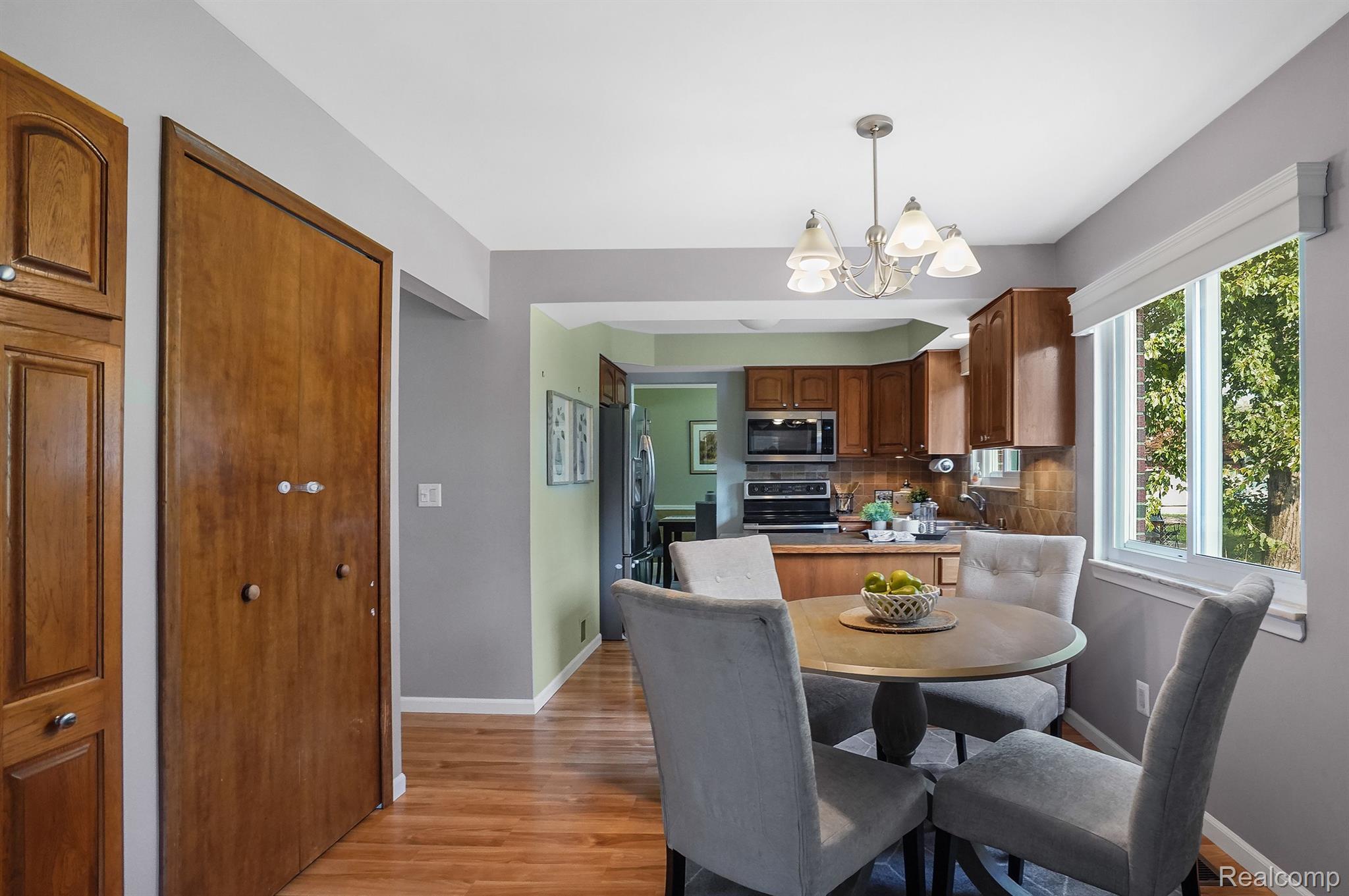 43971 Arlington Road Canton, MI 48187 - Photo 12 of 21 Gallery Image 12